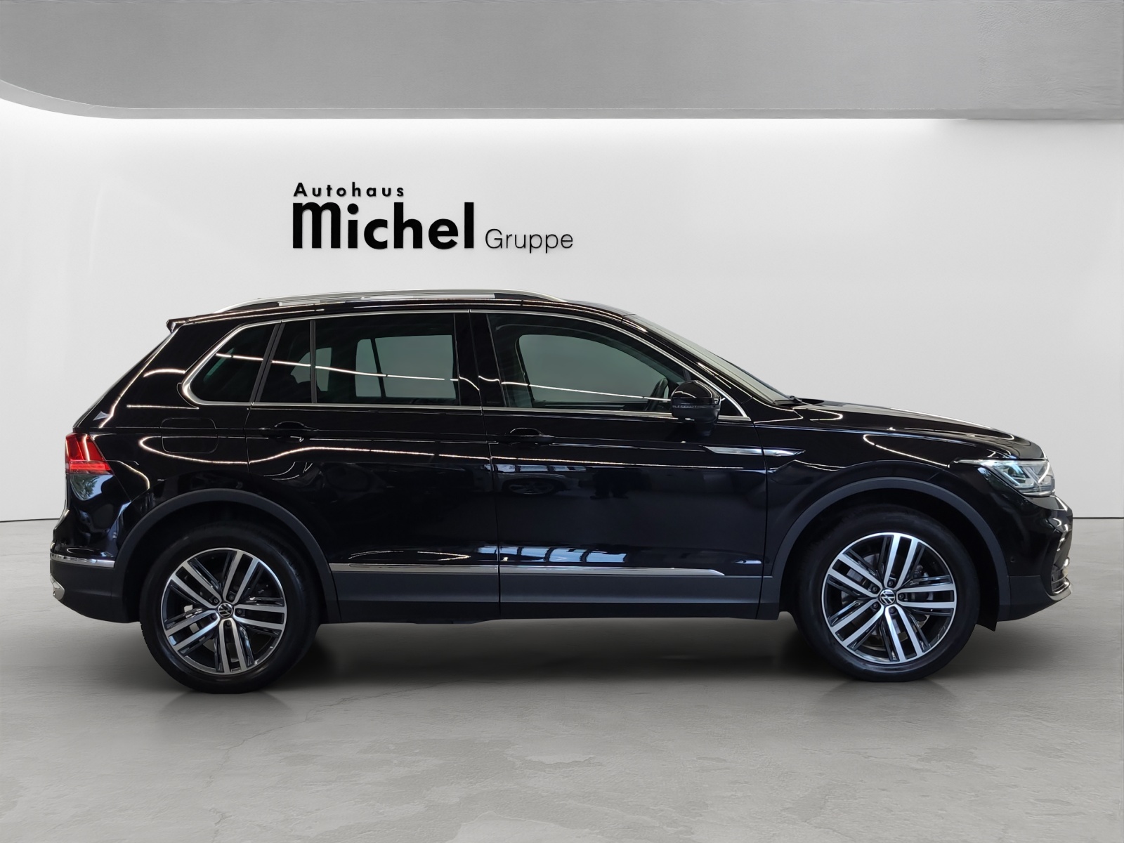 Tiguan TSI DSG 4Motion Elegance Matrix-LED Panodach AHK ACC Navi