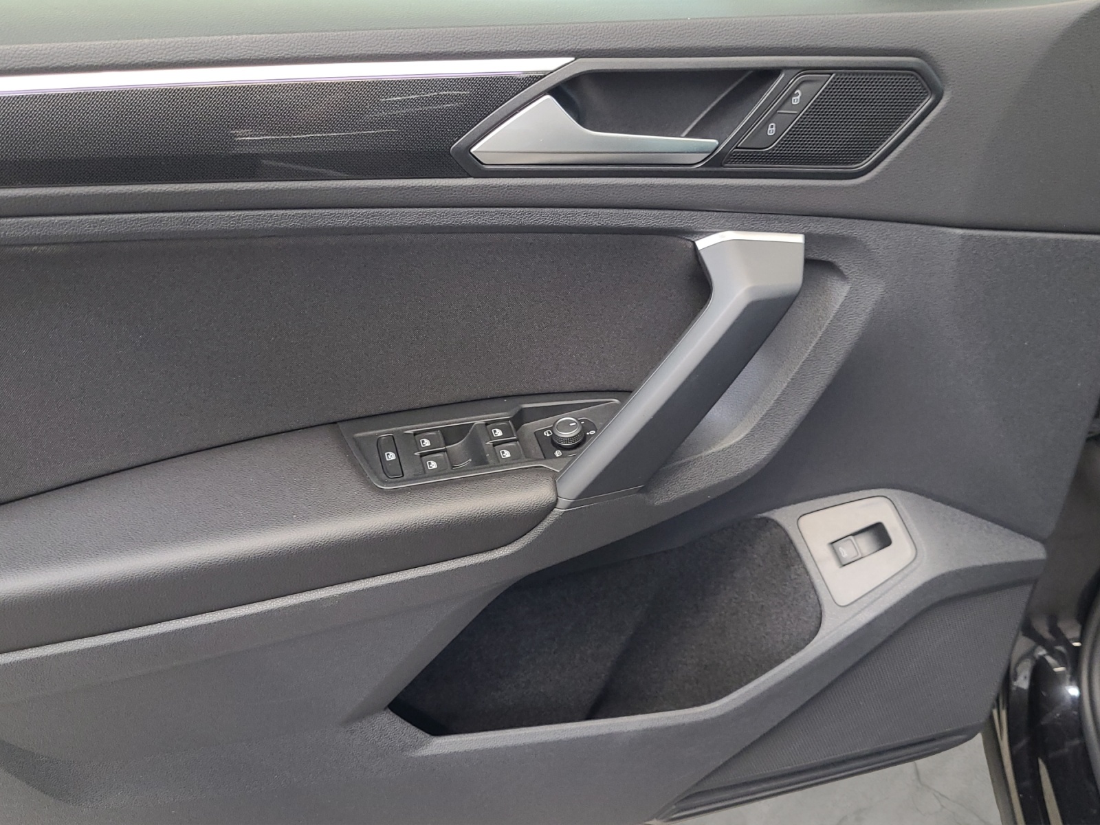 Tiguan TSI DSG 4Motion Elegance Matrix-LED Panodach AHK ACC Navi