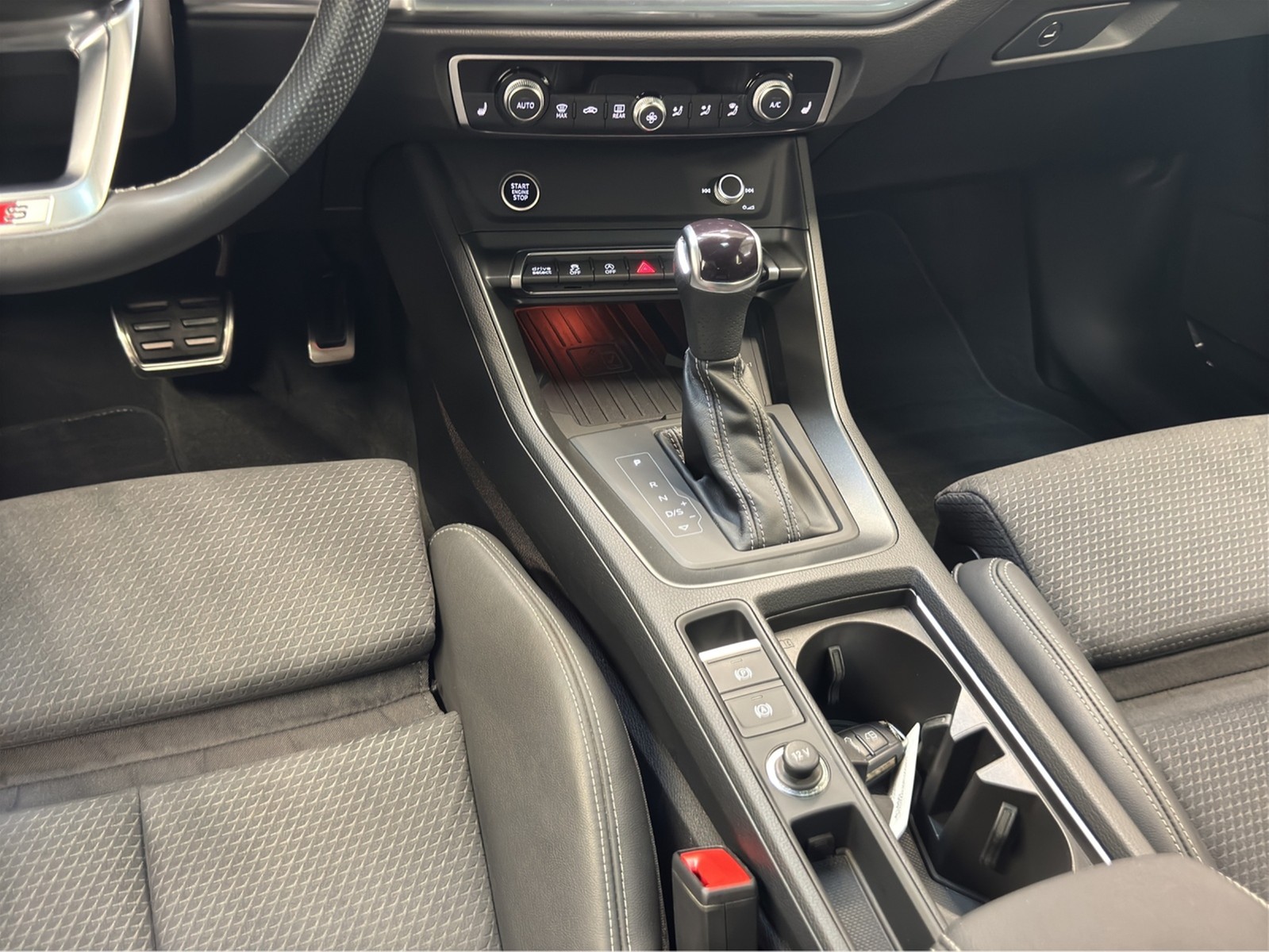 Q3 Sportback 45 TFSI quattro S line Black Pano Matrix Standheizung