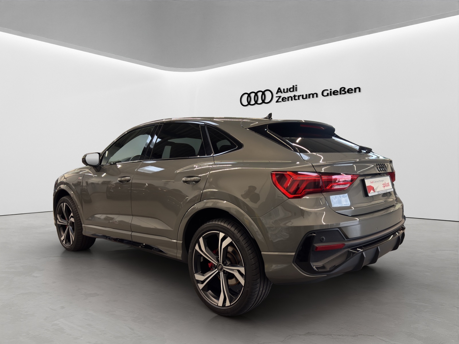 Q3 Sportback 45 TFSI quattro S line Black Pano Matrix Standheizung