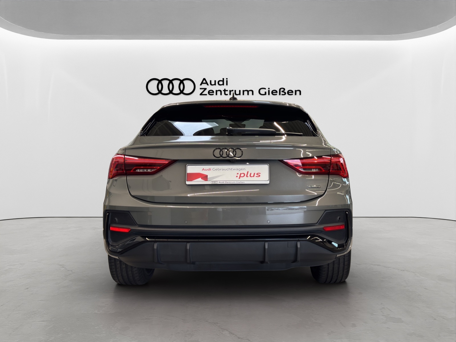 Q3 Sportback 45 TFSI quattro S line Black Pano Matrix Standheizung