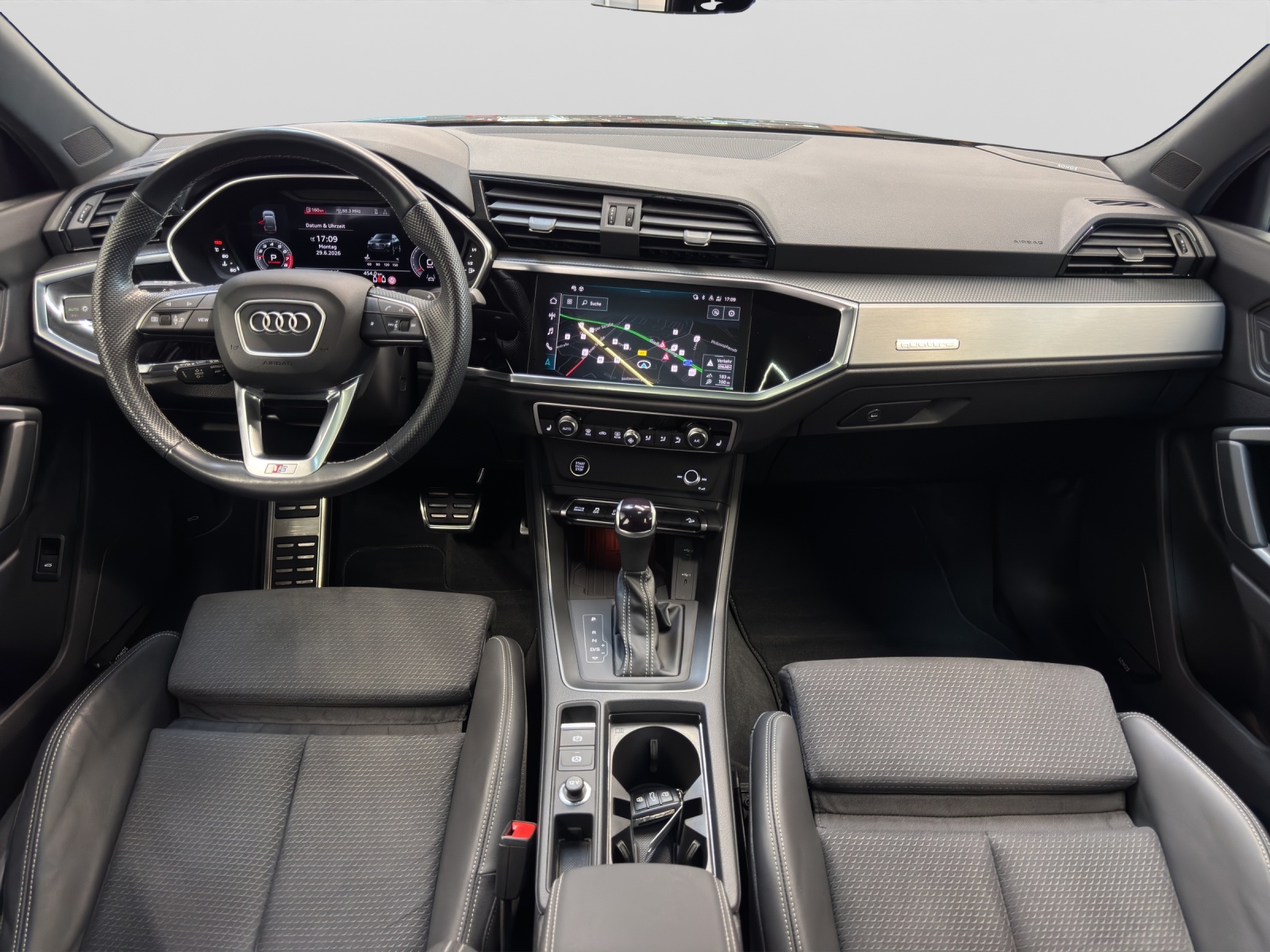 Q3 Sportback 45 TFSI quattro S line Black Pano Matrix Standheizung