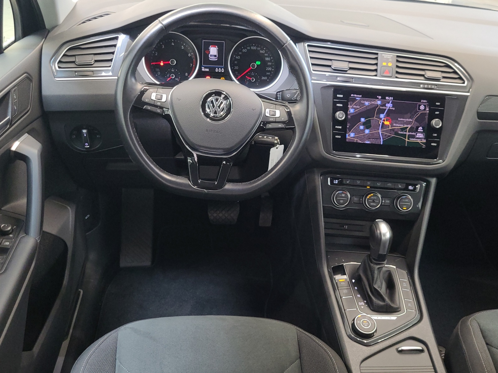Tiguan TSI DSG 4M Highline R-Line Ext. LED ACC Navi Kamera
