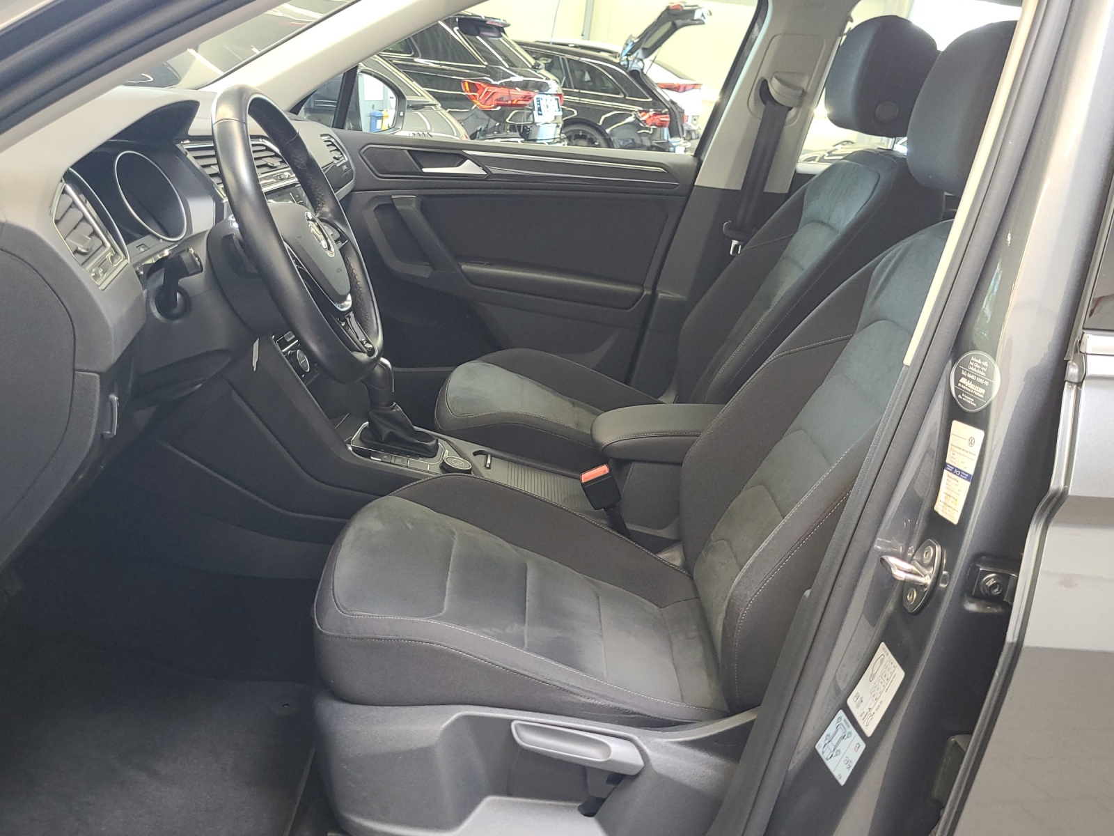 Tiguan TSI DSG 4M Highline R-Line Ext. LED ACC Navi Kamera