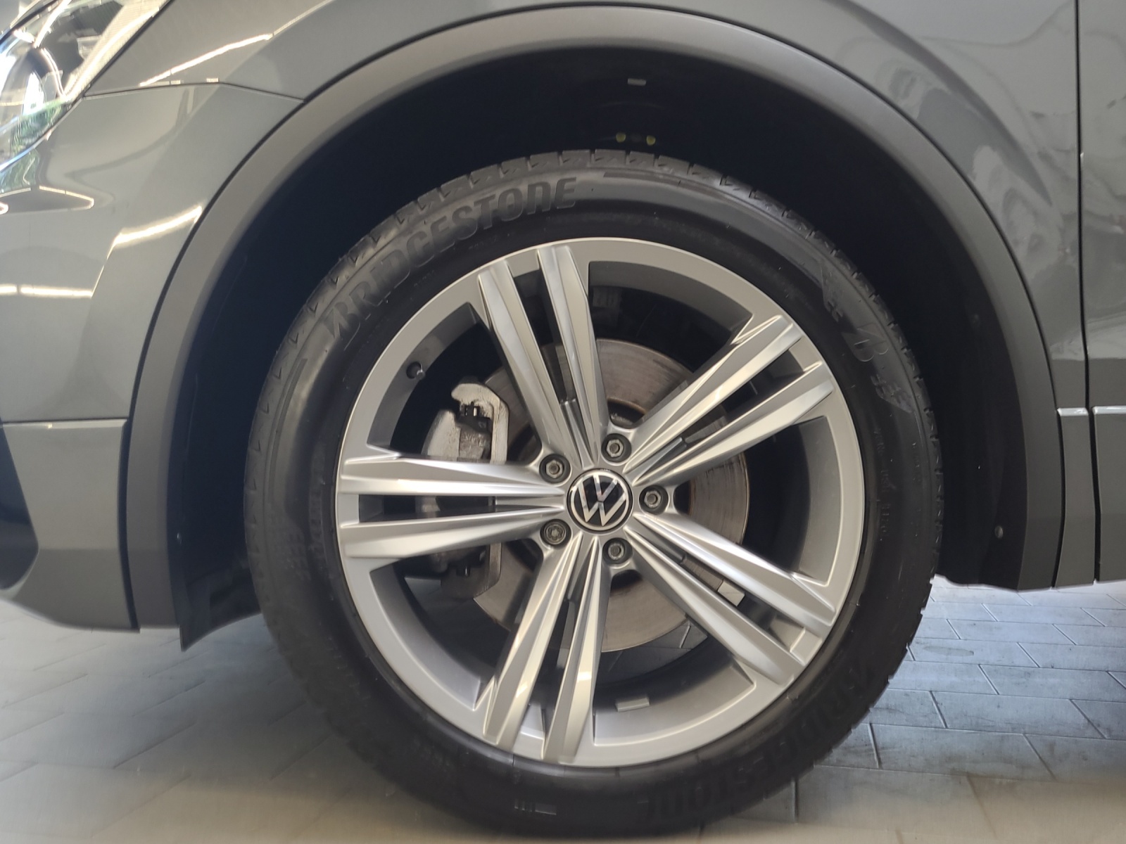 Tiguan TSI DSG 4M Highline R-Line Ext. LED ACC Navi Kamera