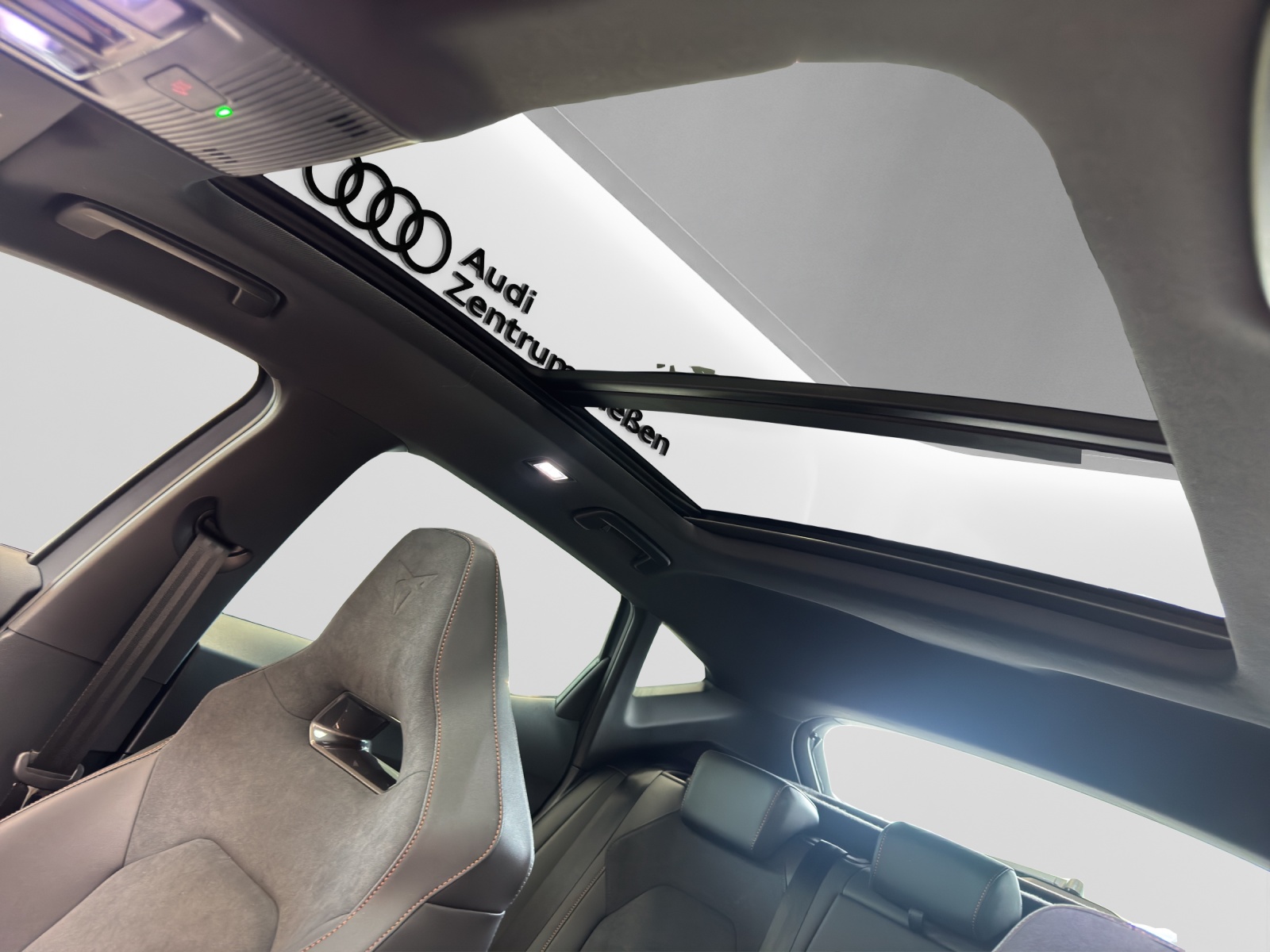 Formentor 2.5 TSI DSG 4Drive VZ5 Carbon Pano Navi