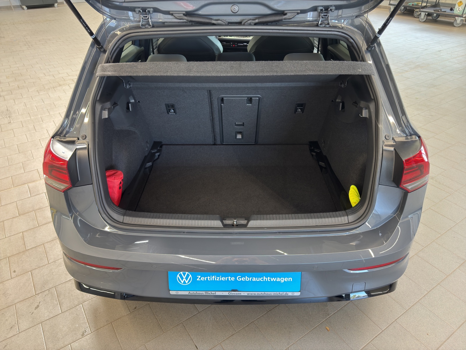 Golf 8 TSI R-Line Navi TravelAssist