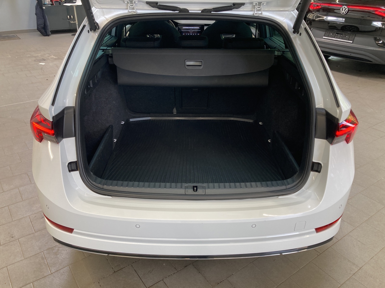 Octavia Combi TDI DSG Sportline LED-Matrix HeadUp Panodach Navi
