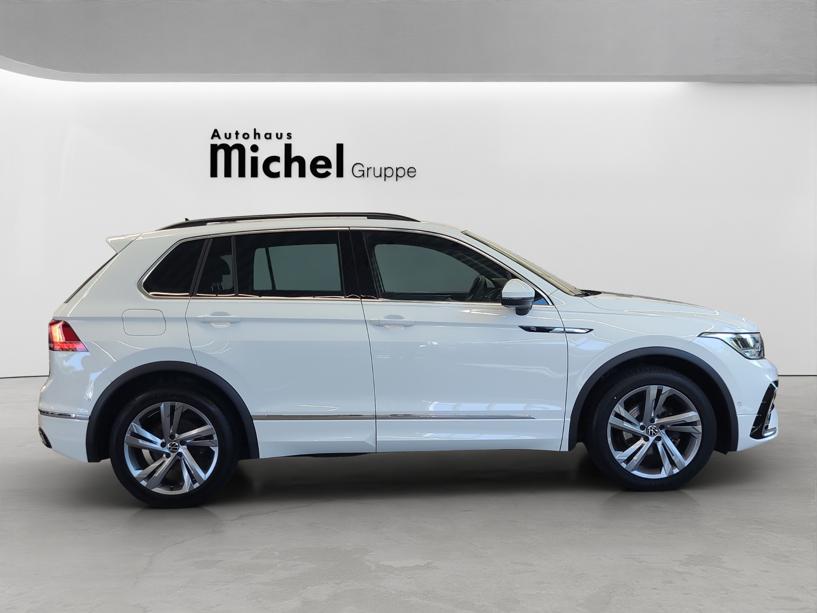 Tiguan TDI DSG R-Line LED Navi AHK Kamera