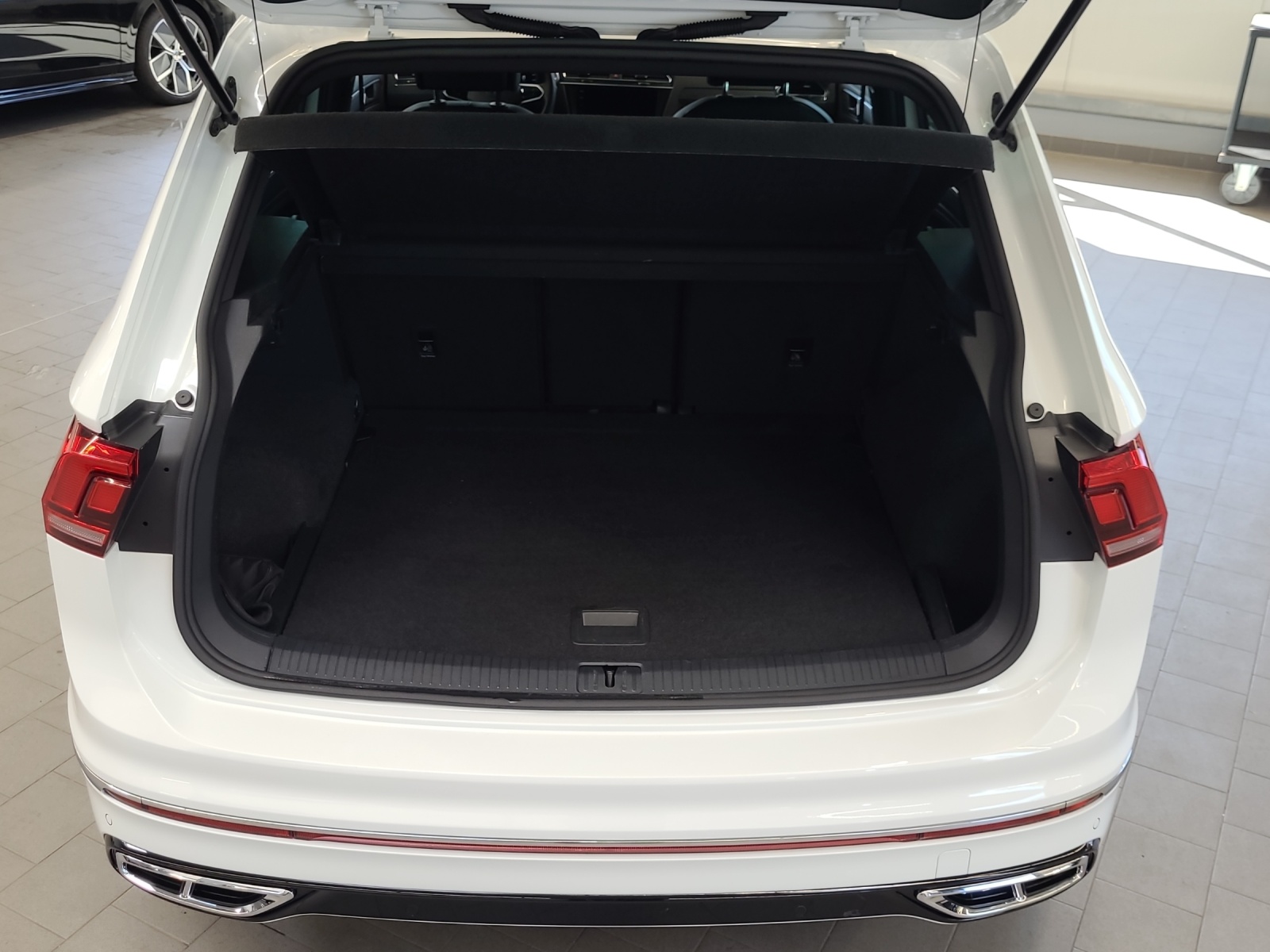 Tiguan TDI DSG R-Line LED Navi AHK Kamera