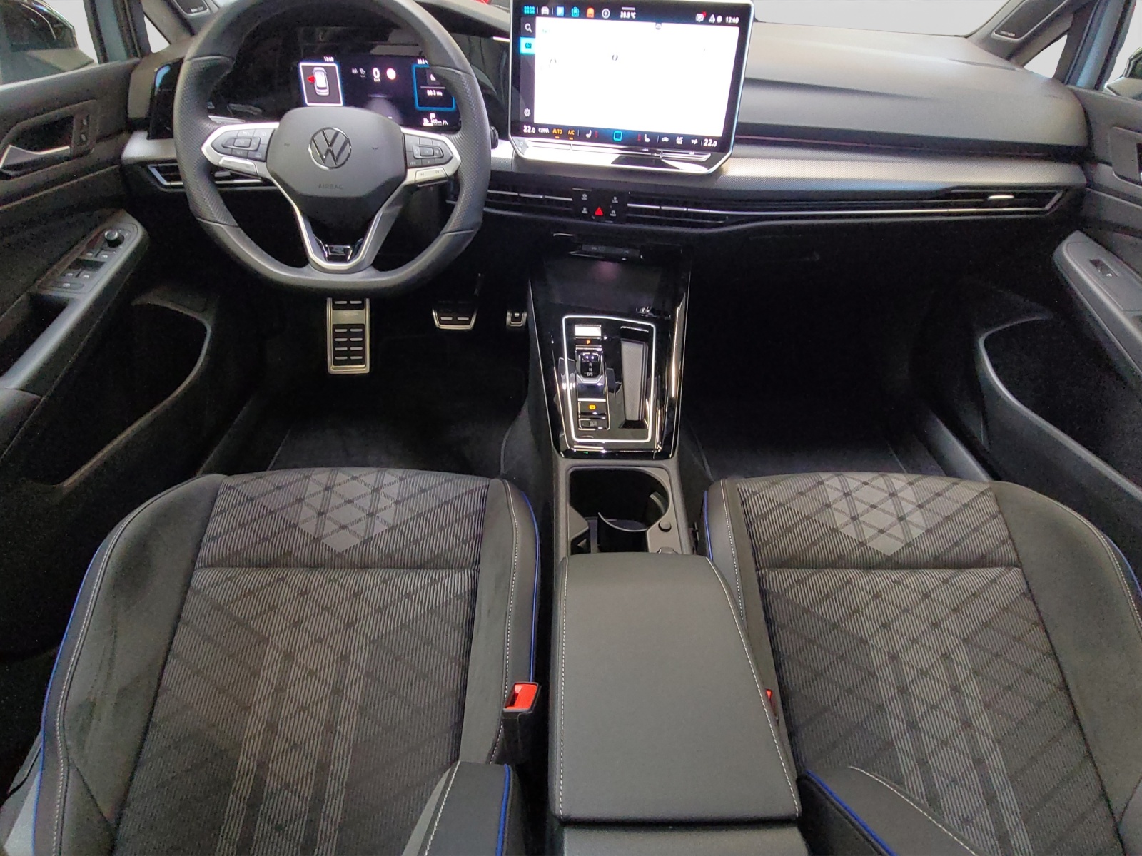 Golf 8 Variant eTSI DSG R-Line Black Style IQ-Light HeadUp AHK Navi