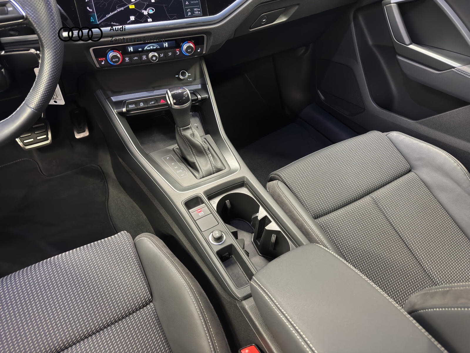 Q3 Sportback 45 TFSI e S line Black Navi LED SHZ