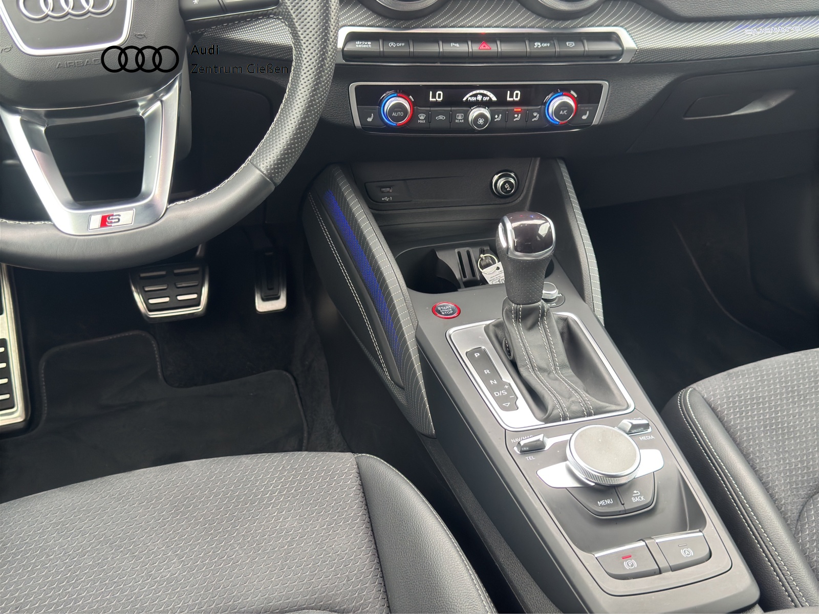 SQ2 2.0 TFSI quattro Black AHK Matrix-LED Assistenzpakete