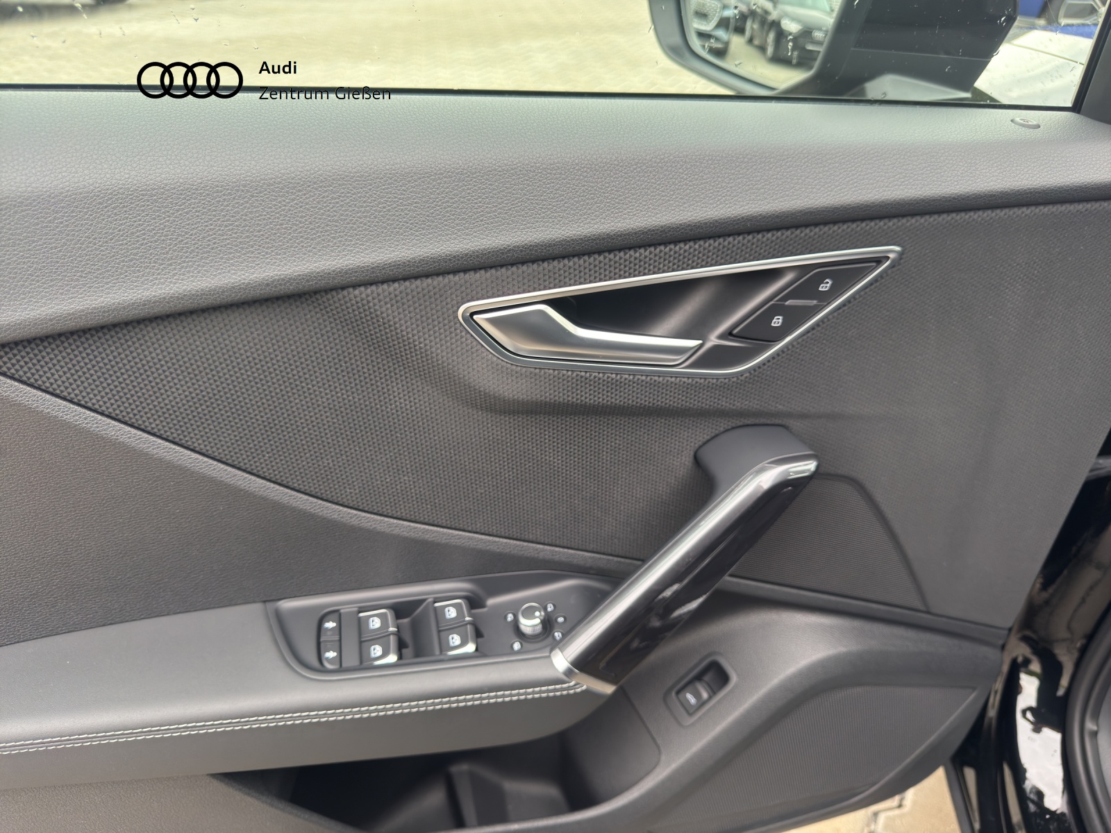 SQ2 2.0 TFSI quattro Black AHK Matrix-LED Assistenzpakete