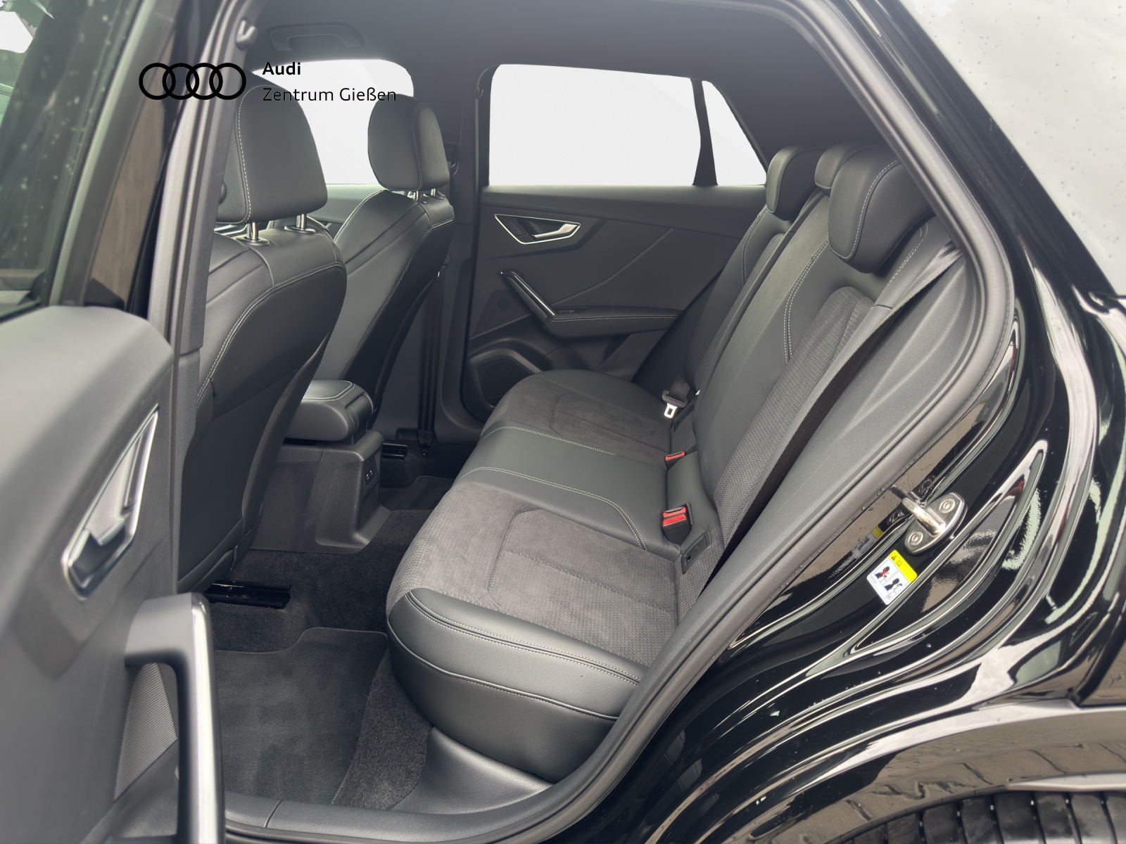 SQ2 2.0 TFSI quattro Black AHK Matrix-LED Assistenzpakete