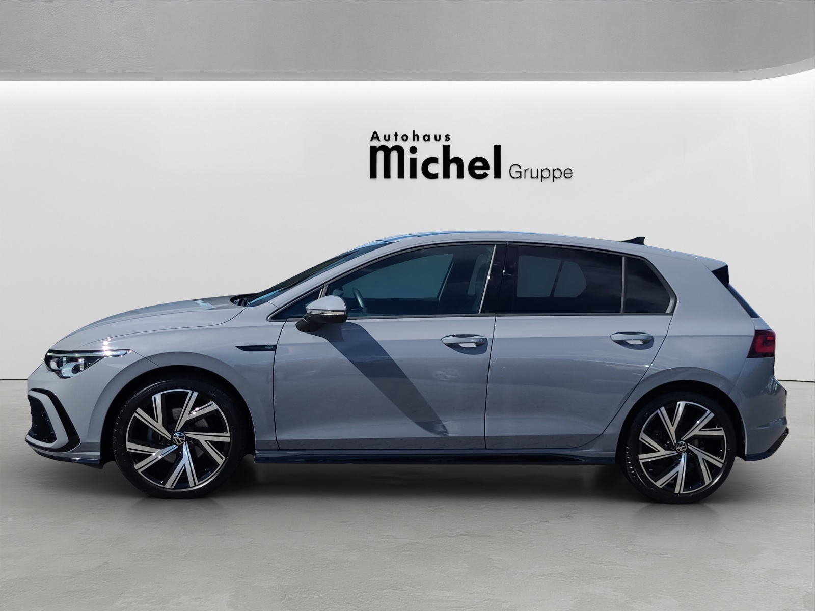 Golf 8 TDI DSG R-Line IQ-Light Panodach HeadUp Alu-18Zoll