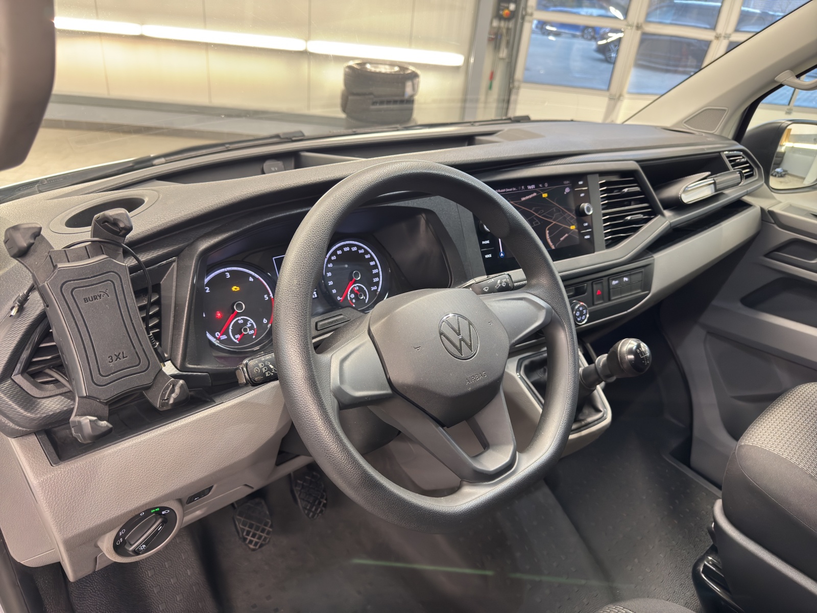 T6 Transporter 6.1 Kasten 2.0 TDI Navi PDC Klima SH links GRA