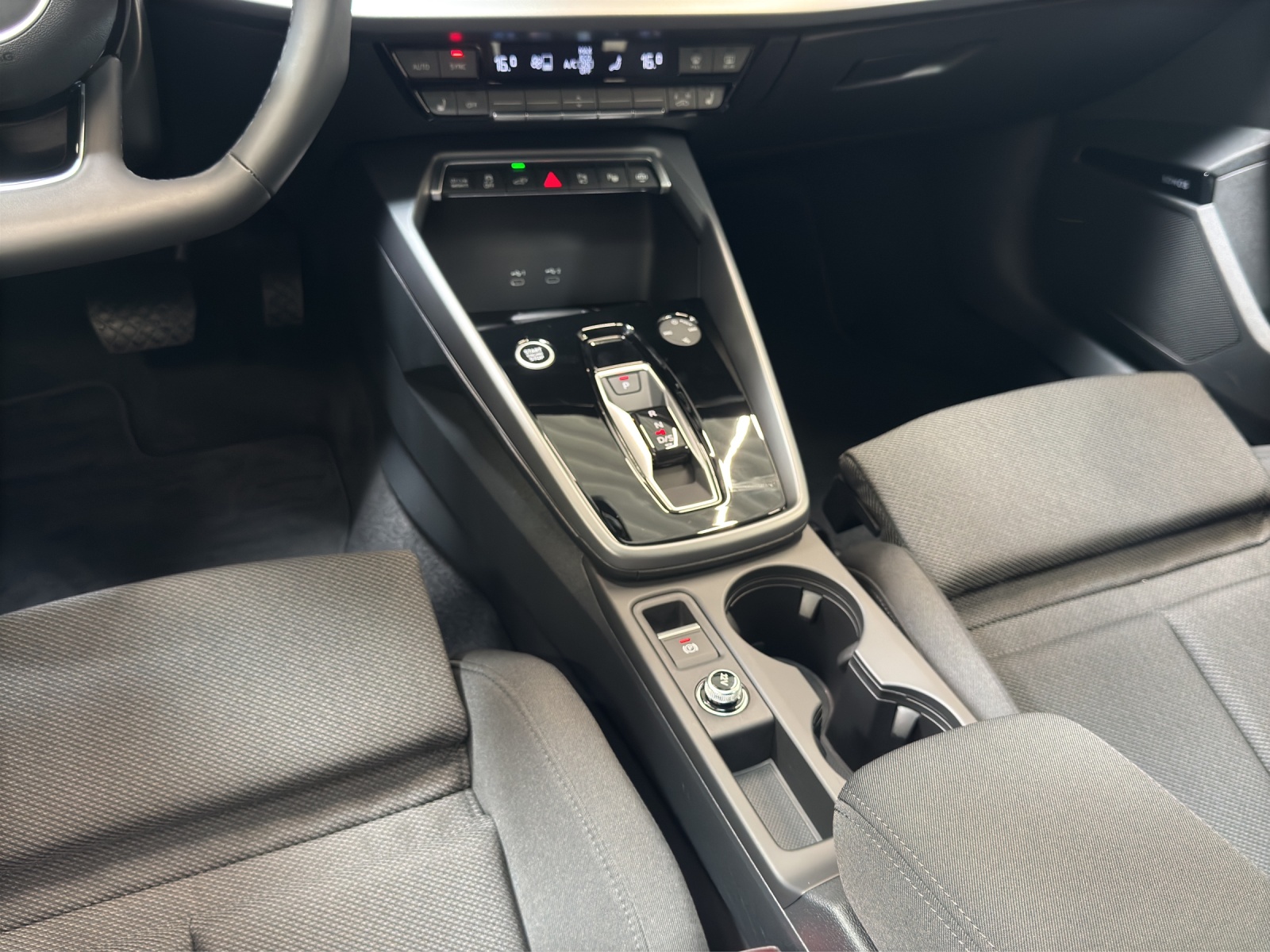 A3 Sportback TFSI e advanced HuD Pano SONOS Navi