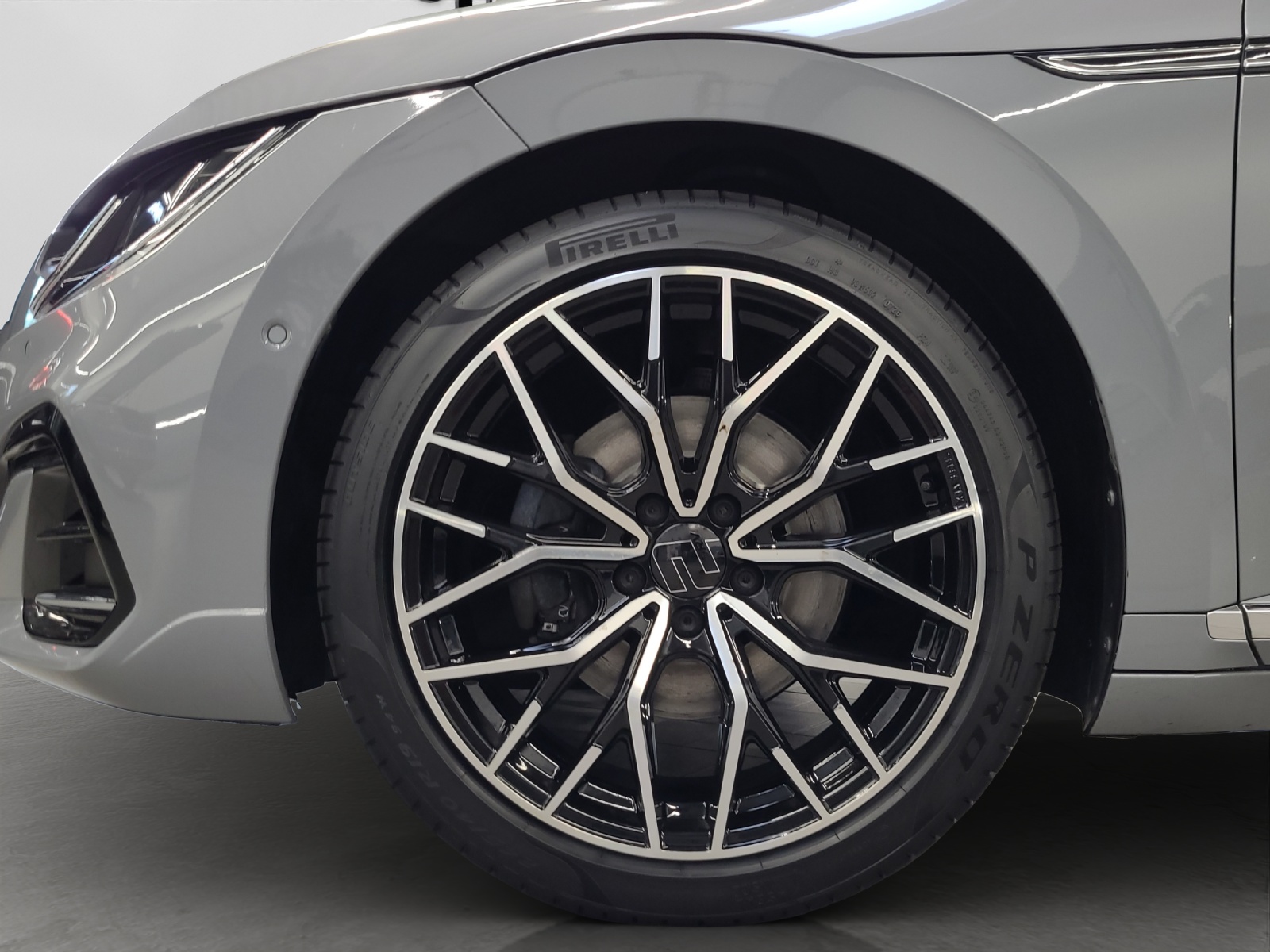 Arteon Shooting Brake TDI DSG R-Line IQ-Light HeadUp Panodach