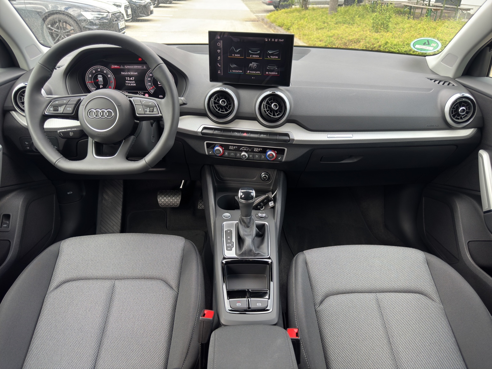 Q2 35 TFSI S line Black Matrix-LED Navi Kamera