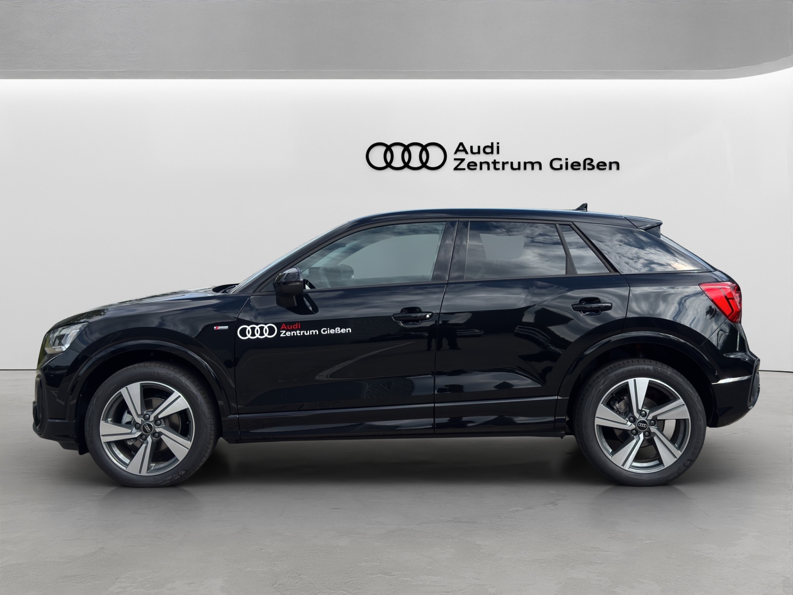 Q2 35 TFSI S line Black Matrix-LED Navi Kamera