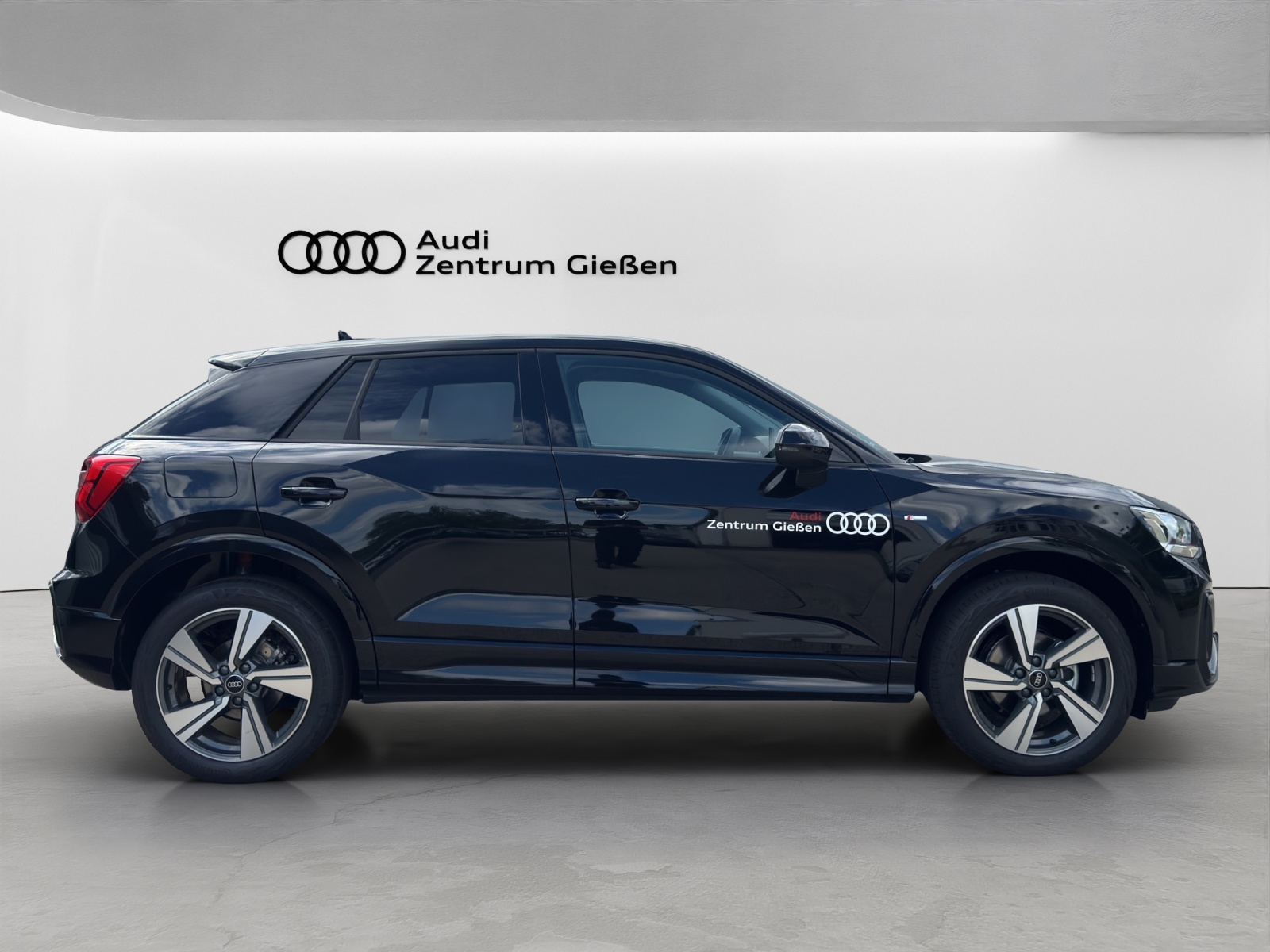 Q2 35 TFSI S line Black Matrix-LED Navi Kamera