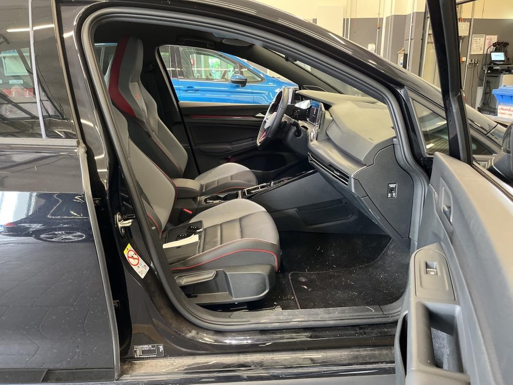 Golf 8 TSI DSG GTI Leder IQ-Light Navi Kamera Harmann