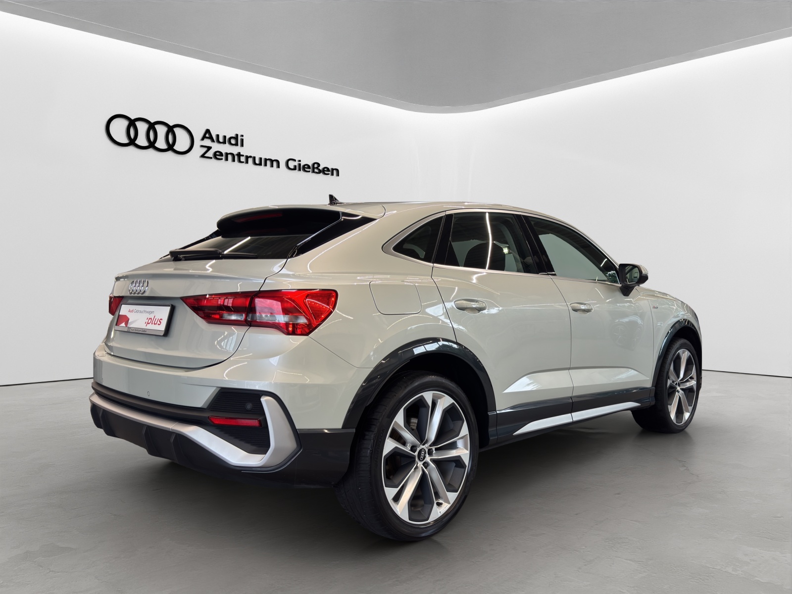 Q3 Sportback 35 TFSI S line Standheizung LED Navi 