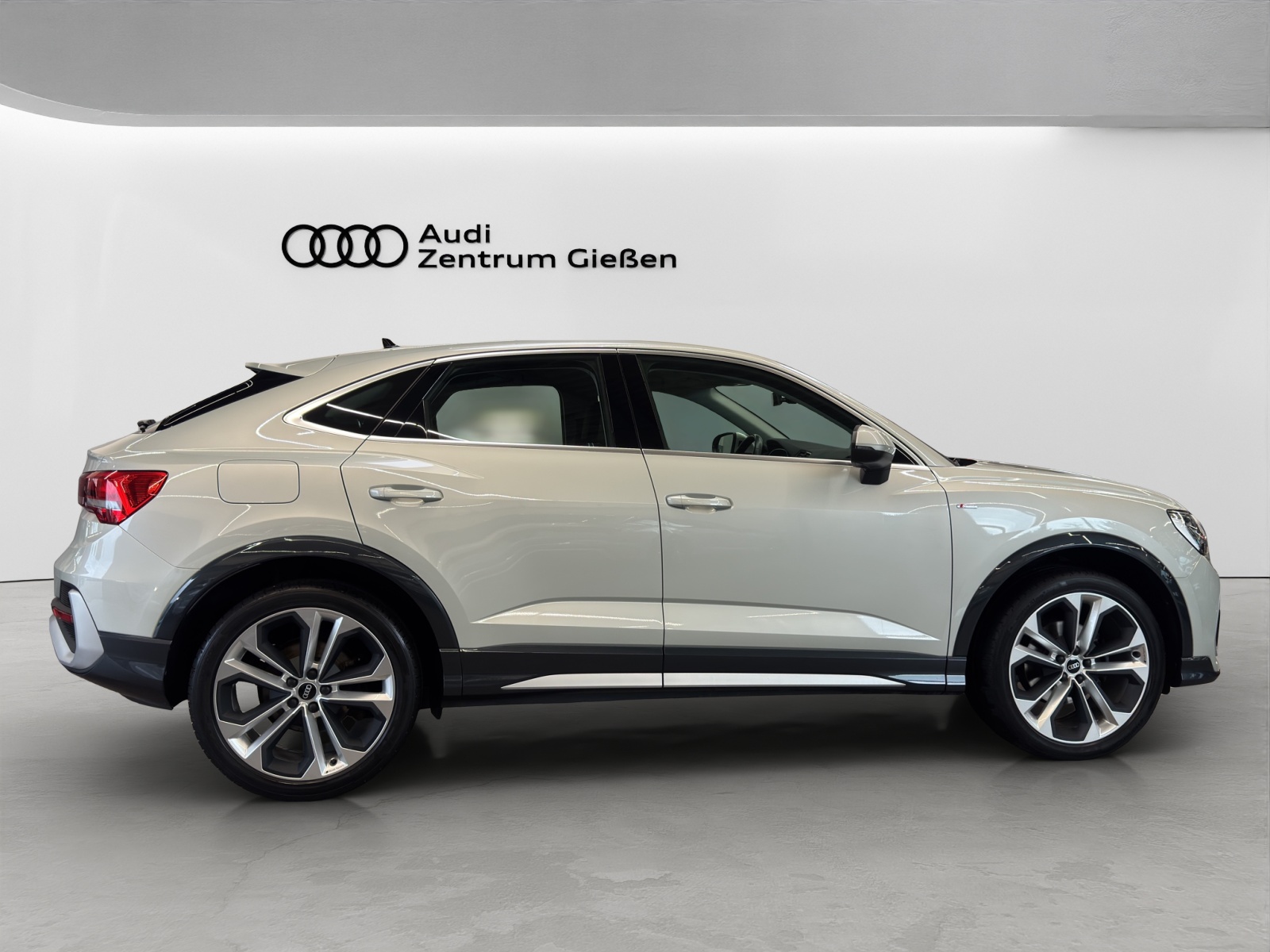 Q3 Sportback 35 TFSI S line Standheizung LED Navi 