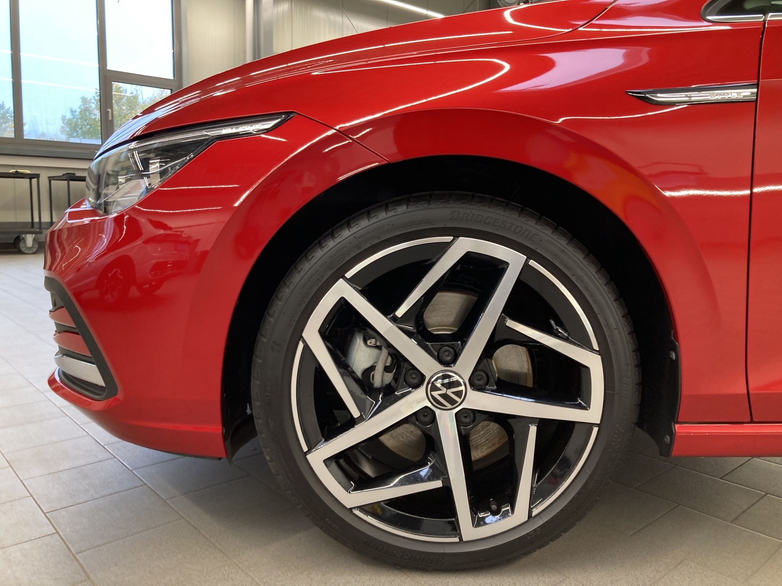 Golf 8 Variant eTSI DSG Style Pano IQ-Light DCC Standheiz.