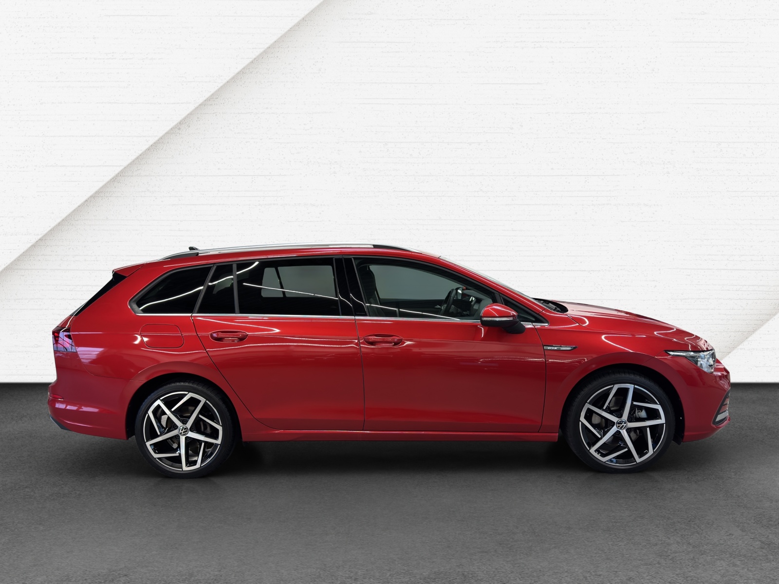 Golf 8 Variant eTSI DSG Style Pano IQ-Light DCC Standheiz.