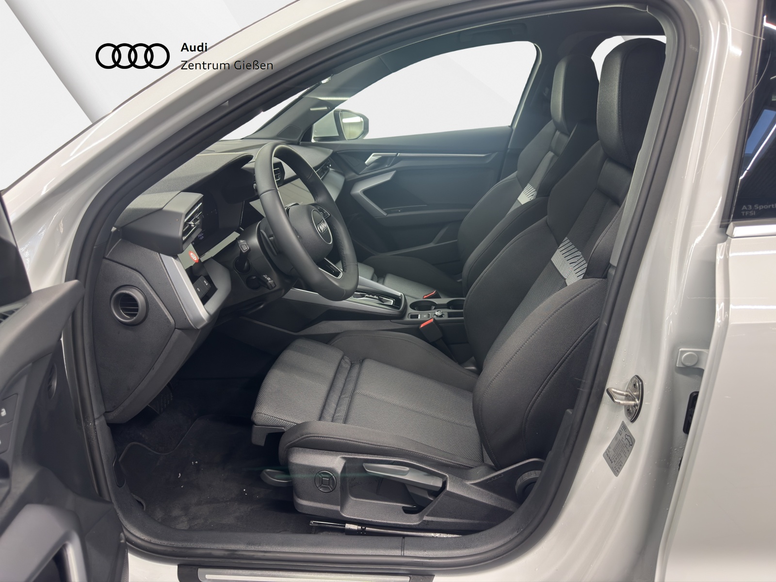 A3 Sportback 30 TFSI advanced Pano Kamera Navi