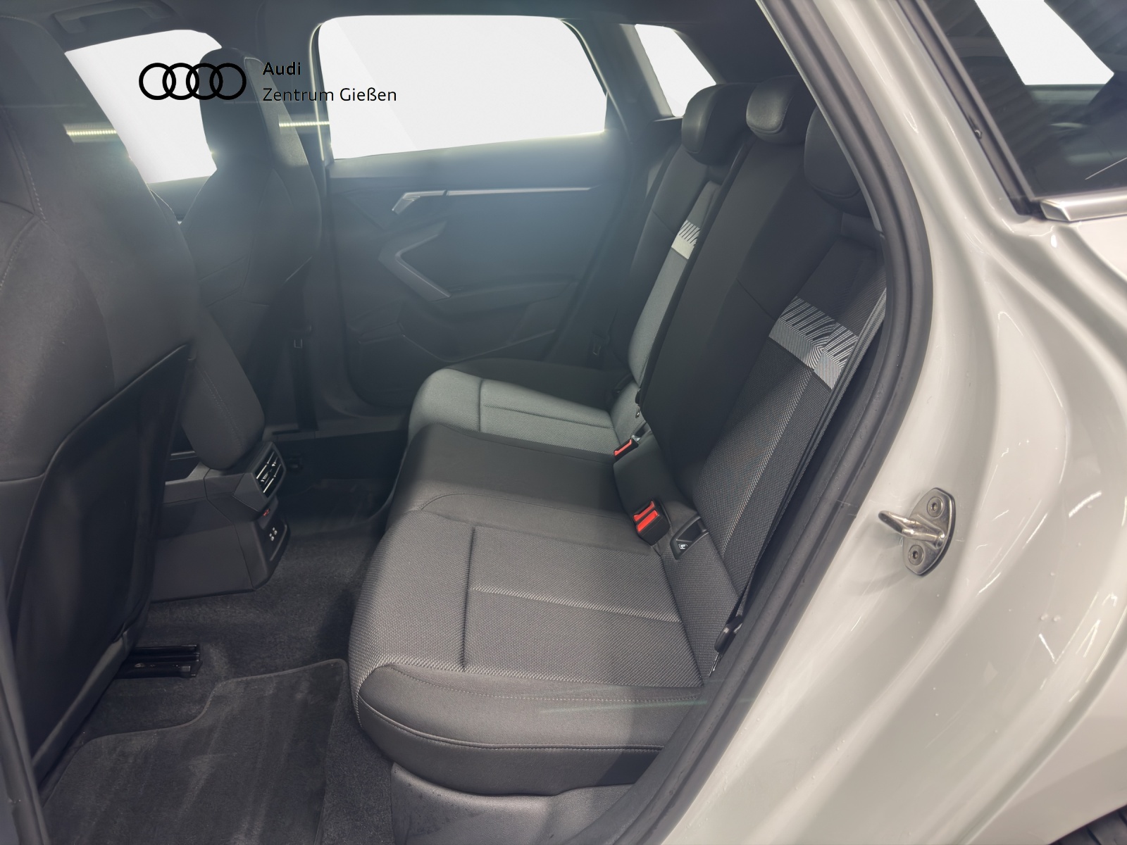 A3 Sportback 30 TFSI advanced Pano Kamera Navi