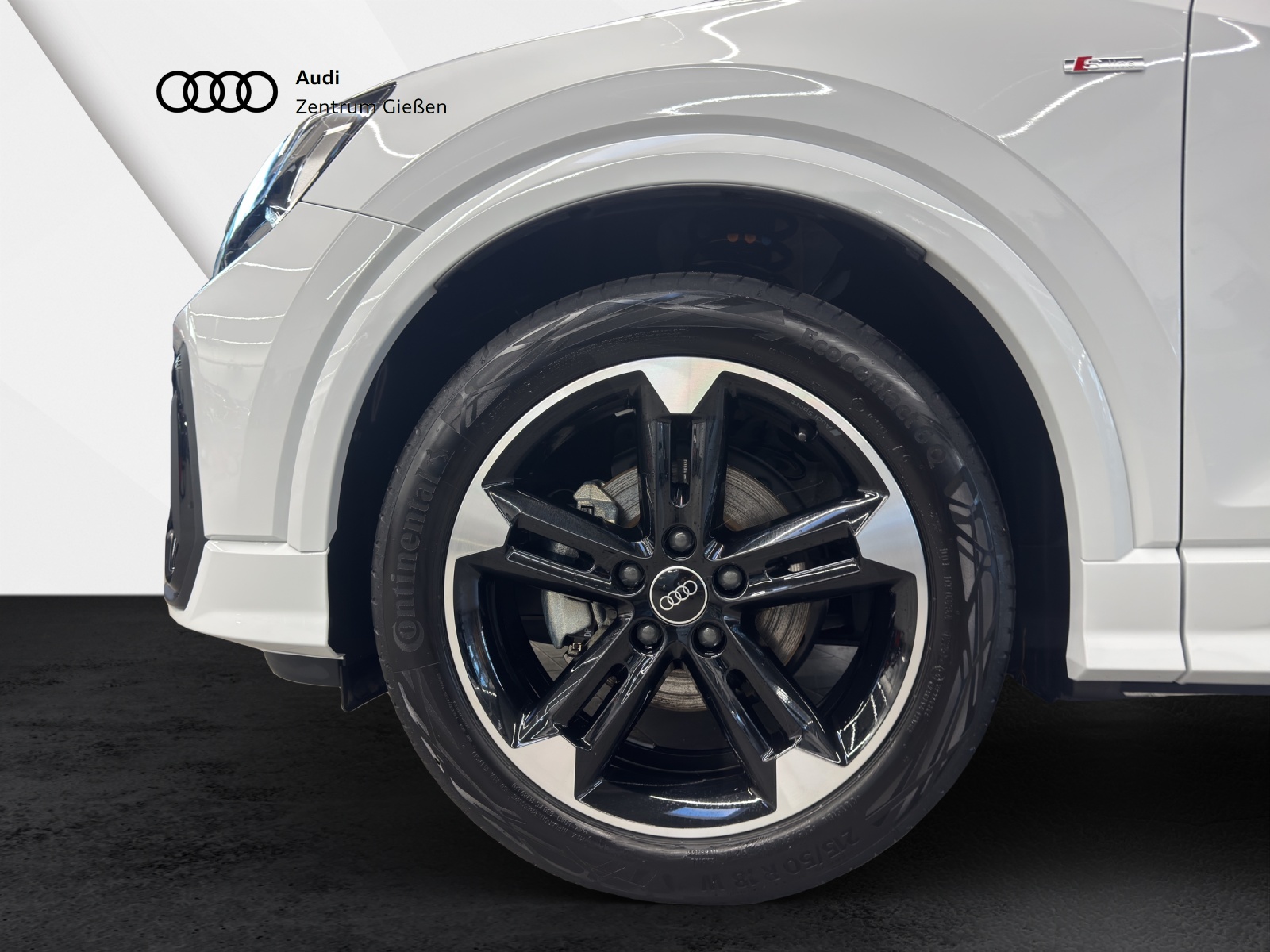 Q2 35 TFSI S line Black SONOS AHK Matrix Kamera Standheizung