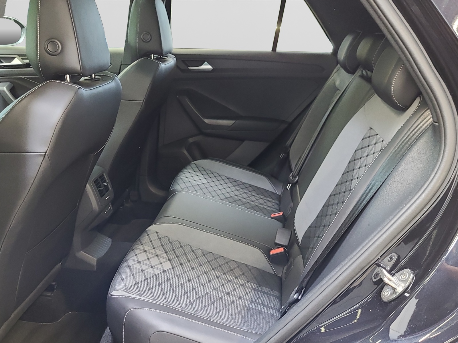 T-Roc TSI R-Line IQ-Light TravelAssist Navi Kamera