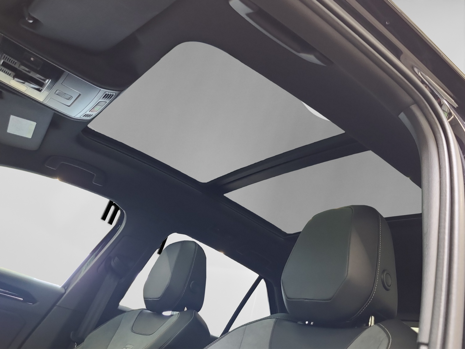 T-Roc TSI R-Line IQ-Light TravelAssist Navi Kamera
