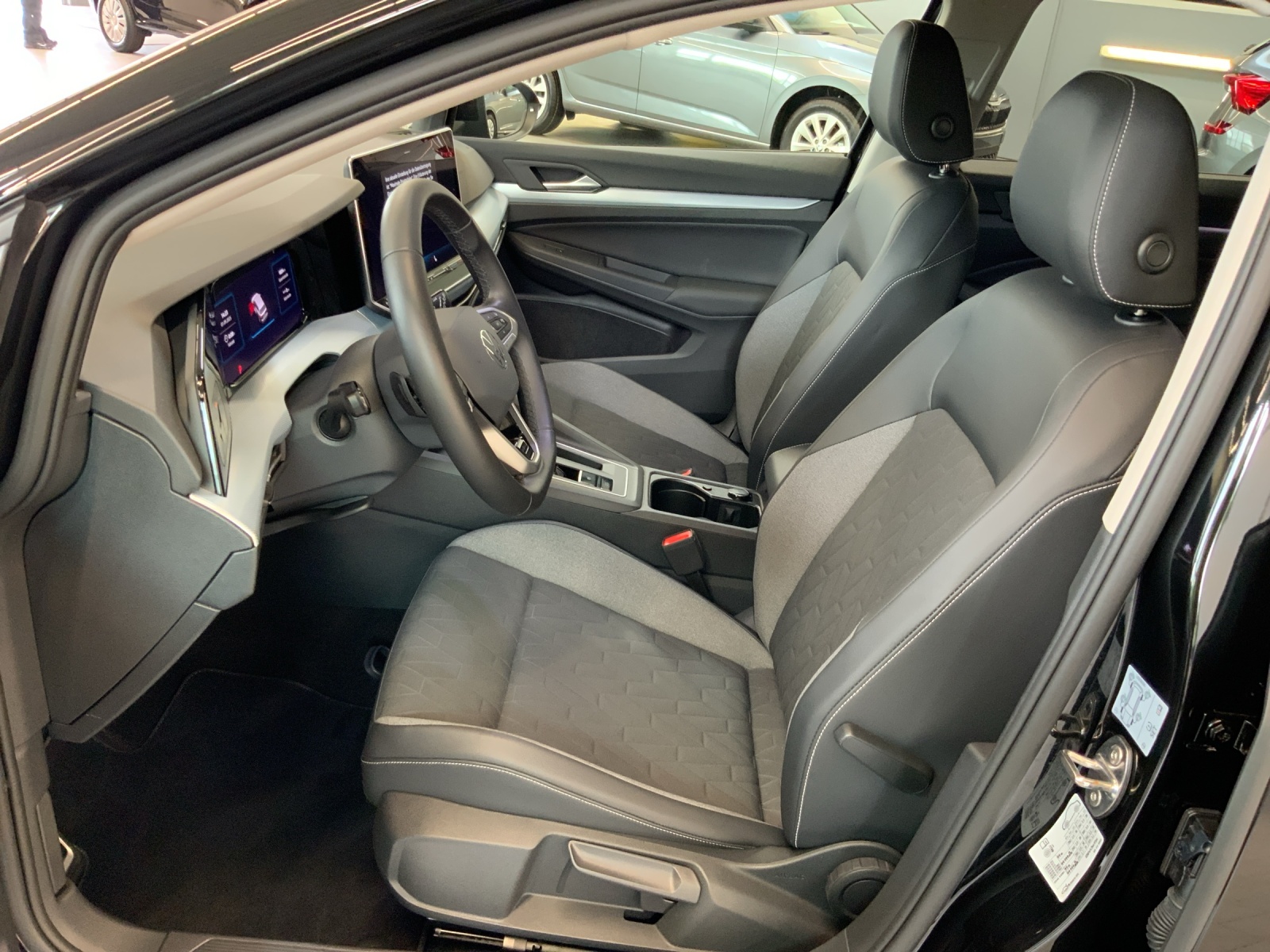 Golf 8 Variant eTSI DSG Goal