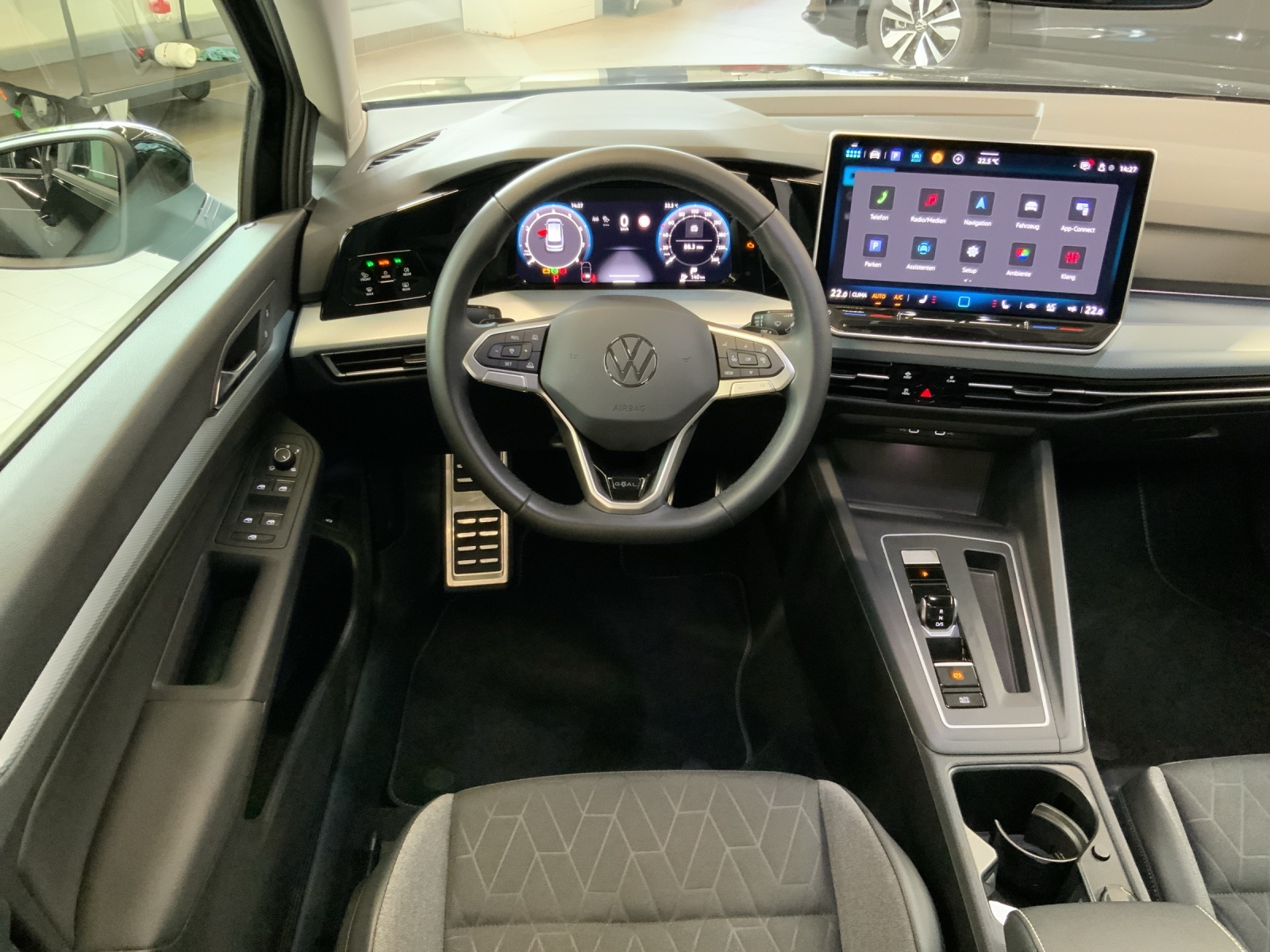 Golf 8 Variant eTSI DSG Goal