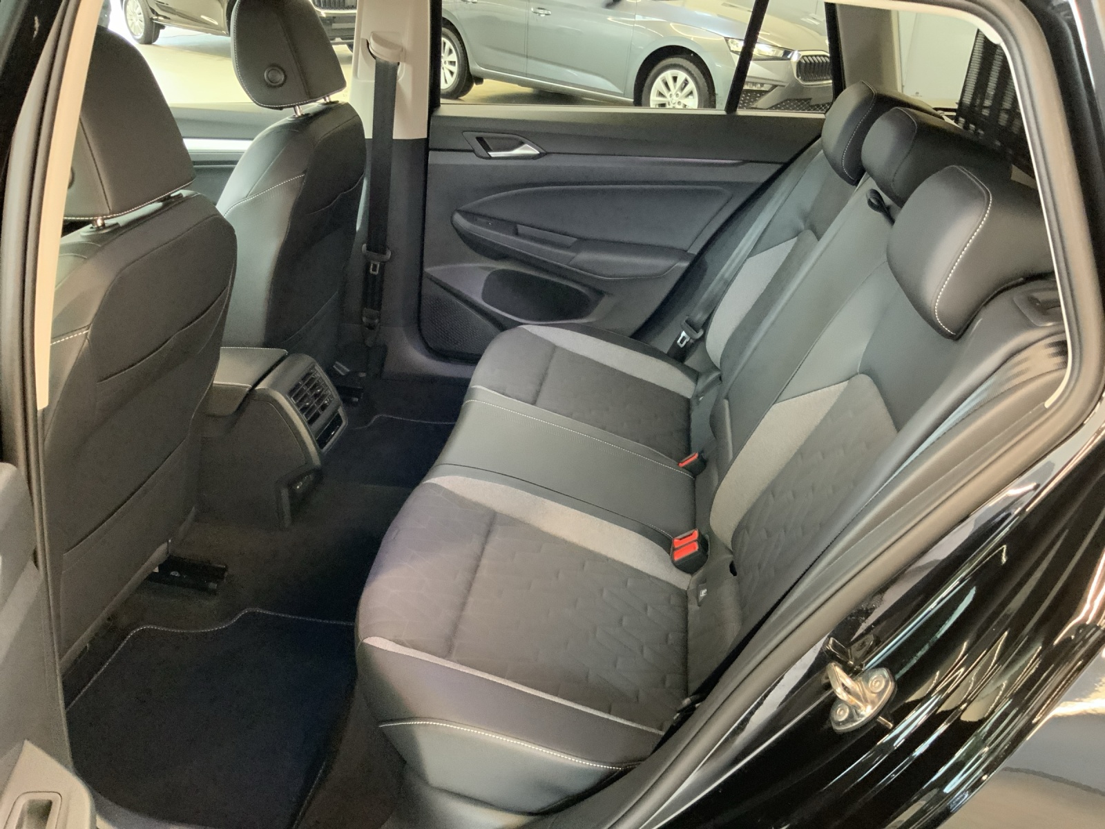 Golf 8 Variant eTSI DSG Goal
