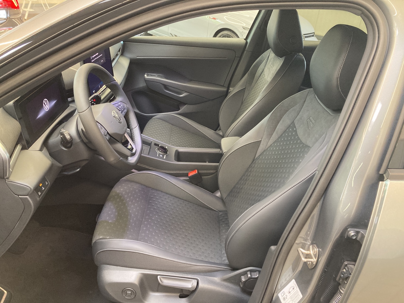 T-Roc eTSI DSG R-Line 