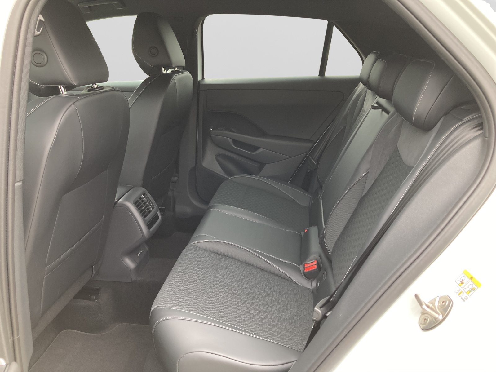 T-Roc eTSI DSG R-Line 