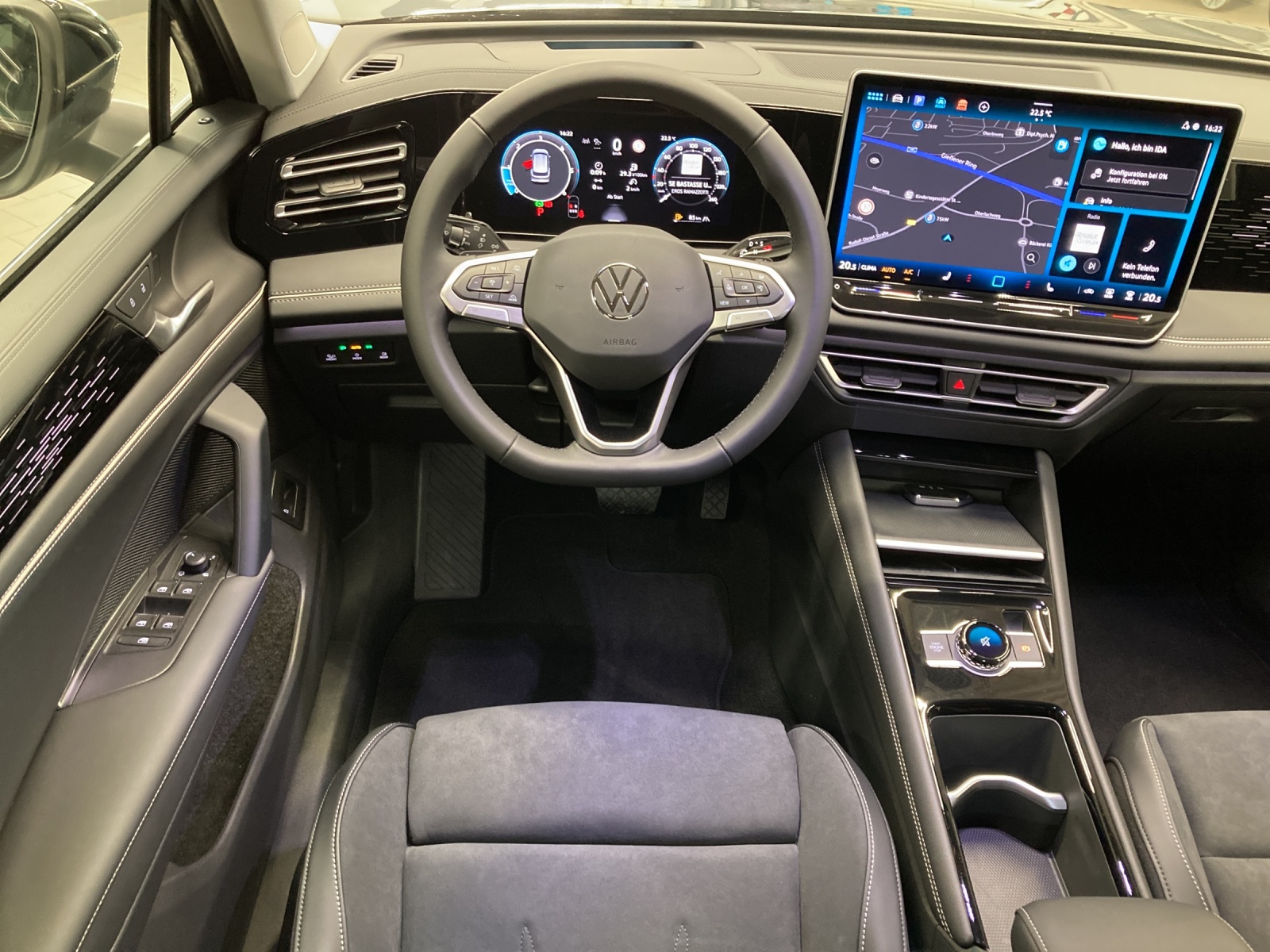 Tiguan TDI DSG Elegance IQ-Light HeadUp Navi AHK TravelAssist