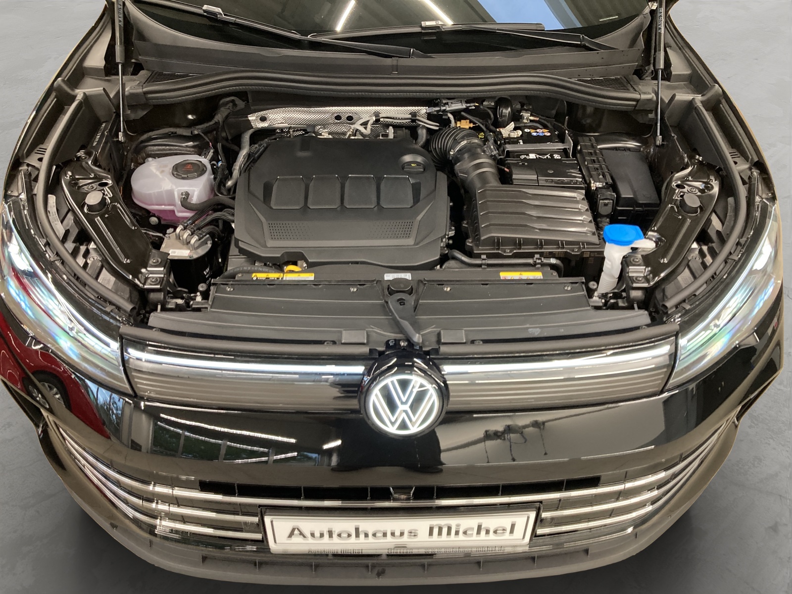 Tiguan TDI DSG Elegance IQ-Light HeadUp Navi AHK TravelAssist