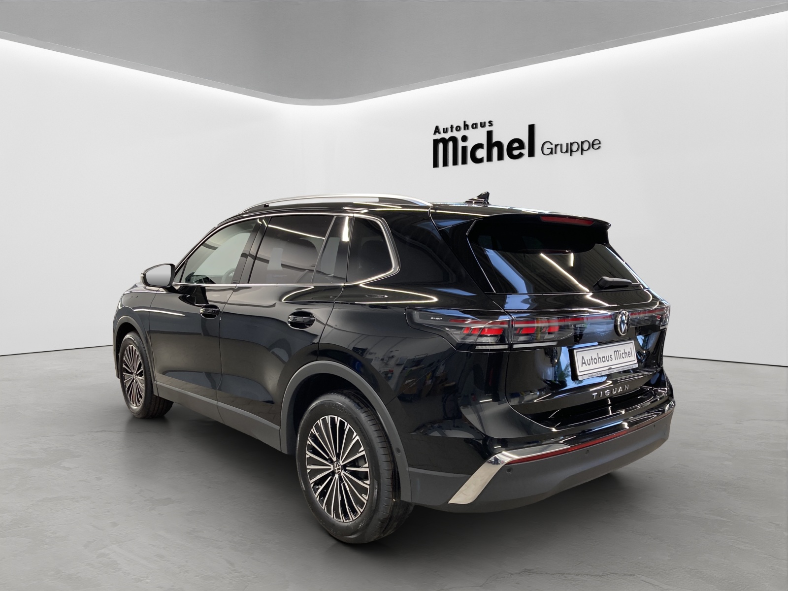Tiguan TDI DSG Elegance IQ-Light HeadUp Navi AHK TravelAssist