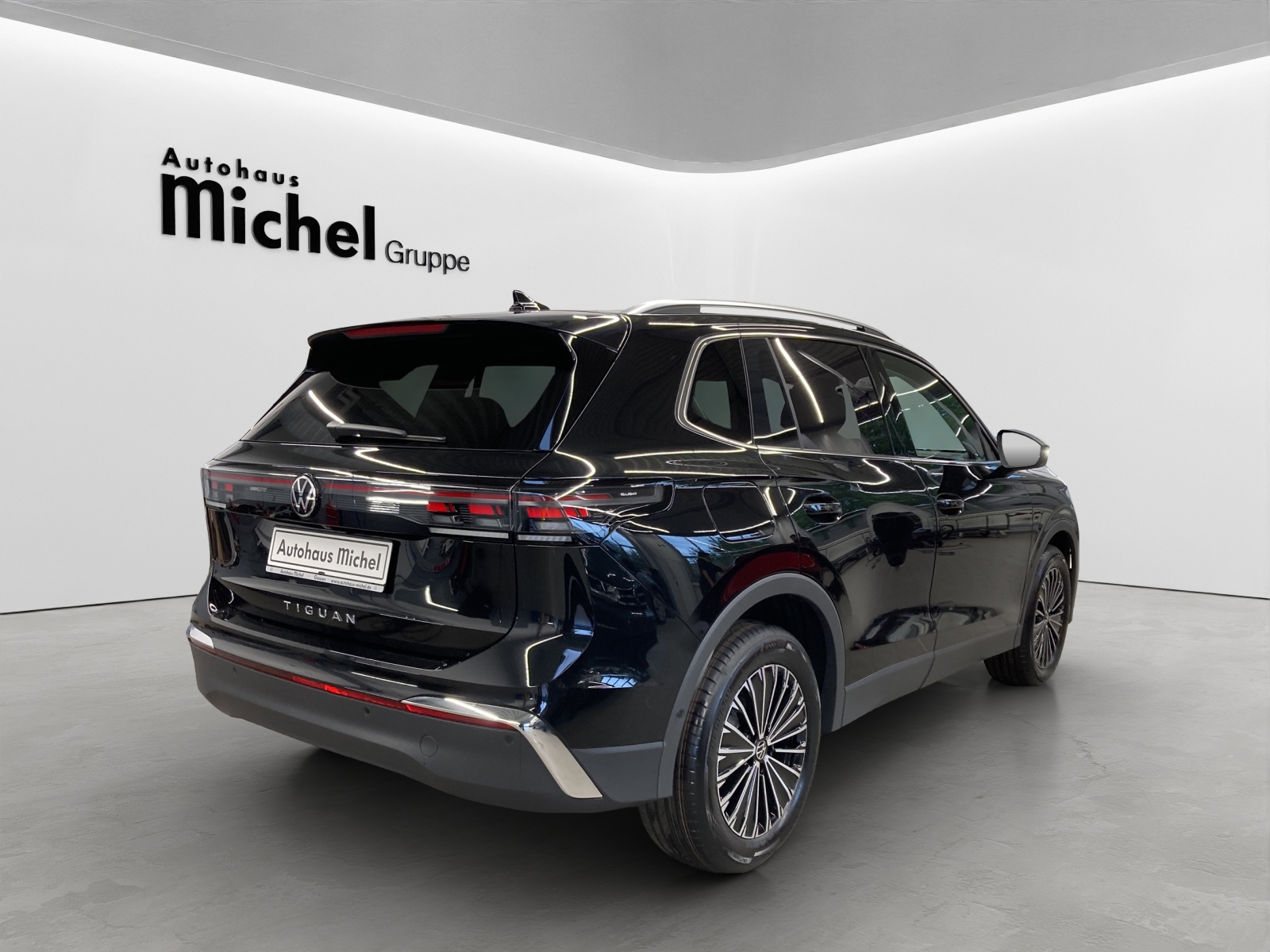 Tiguan TDI DSG Elegance IQ-Light HeadUp Navi AHK TravelAssist