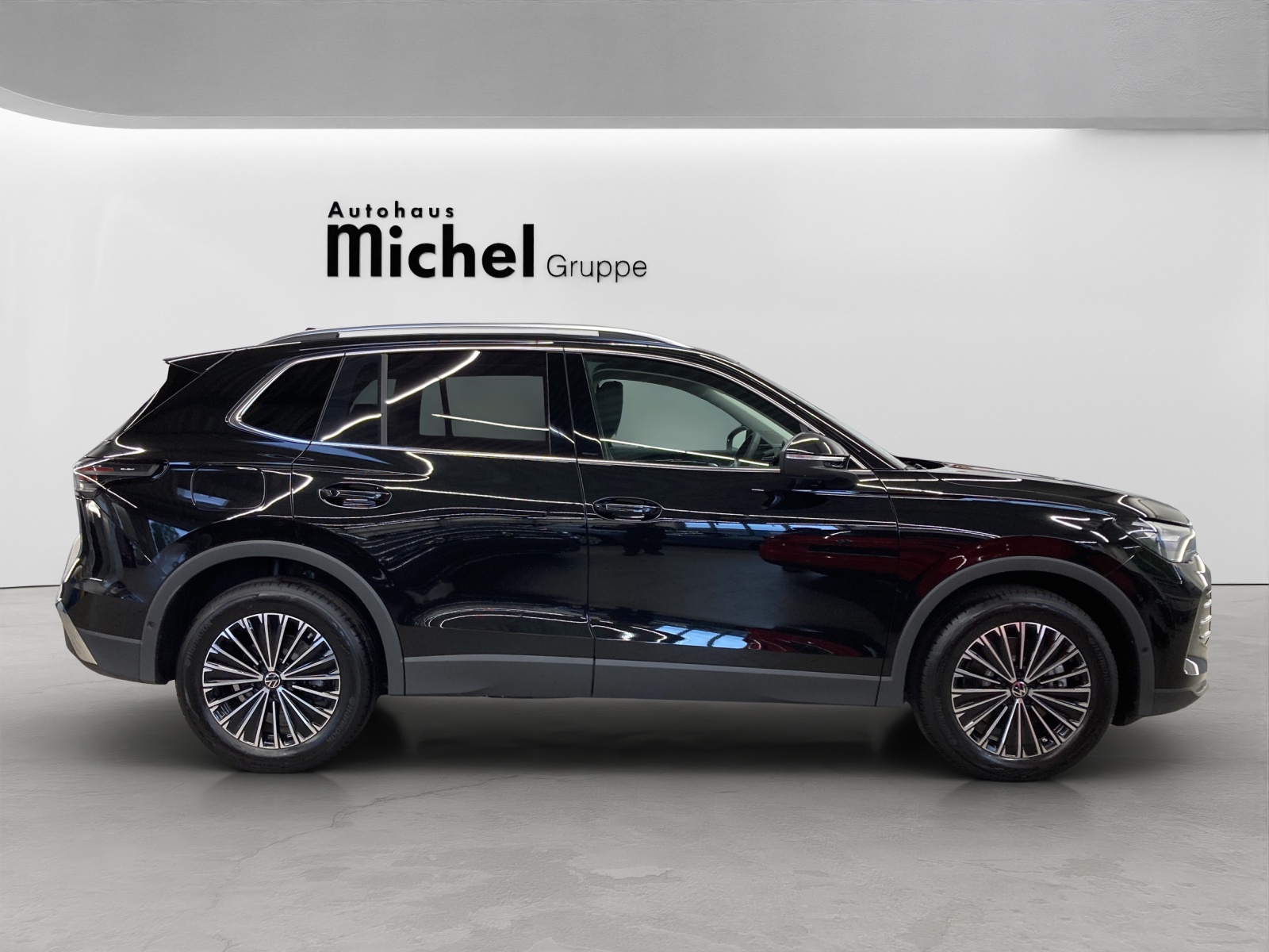 Tiguan TDI DSG Elegance IQ-Light HeadUp Navi AHK TravelAssist