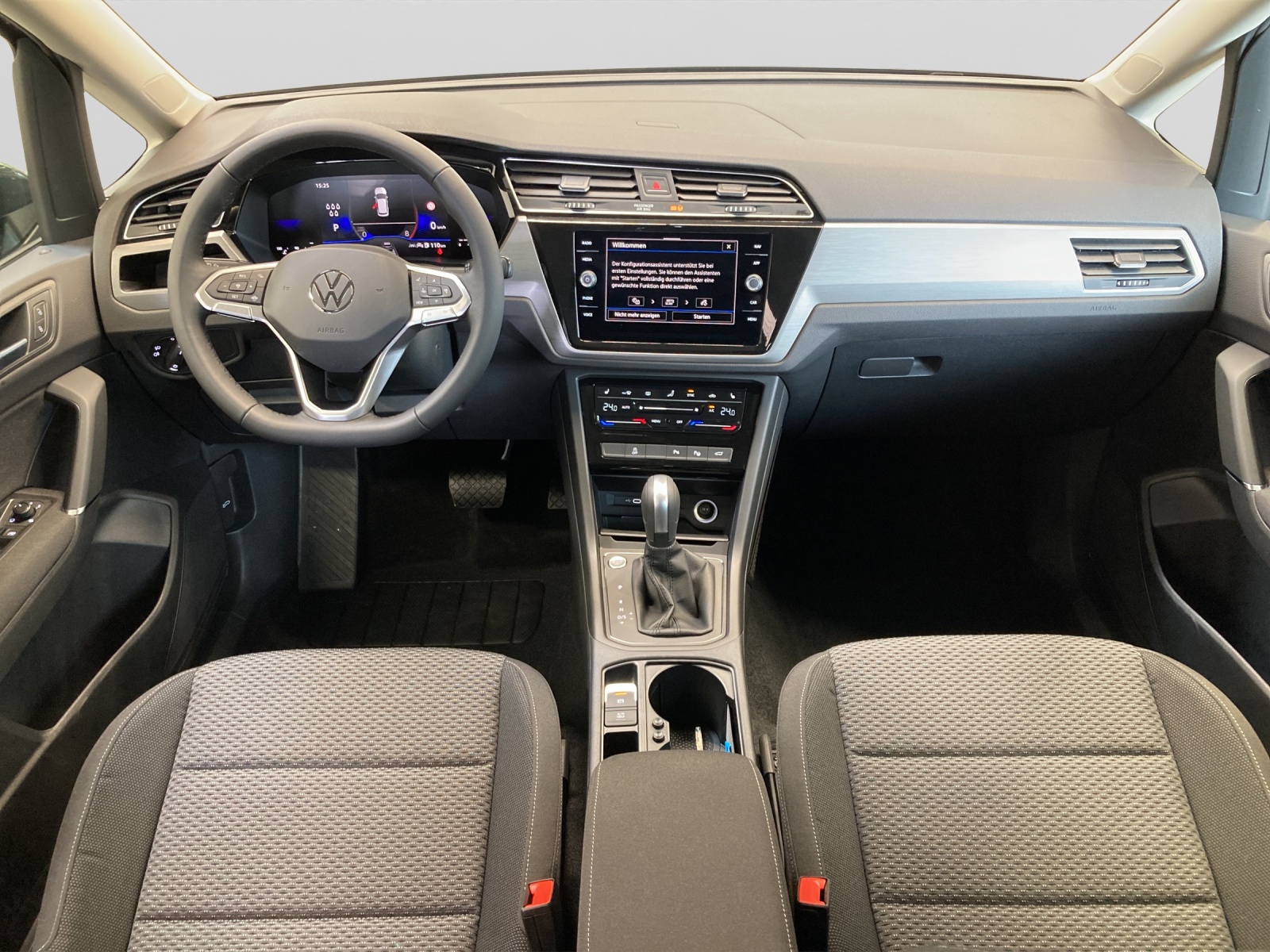 Touran TSI DSG Comfortline 7-Si. LED ACC AHK Kamera
