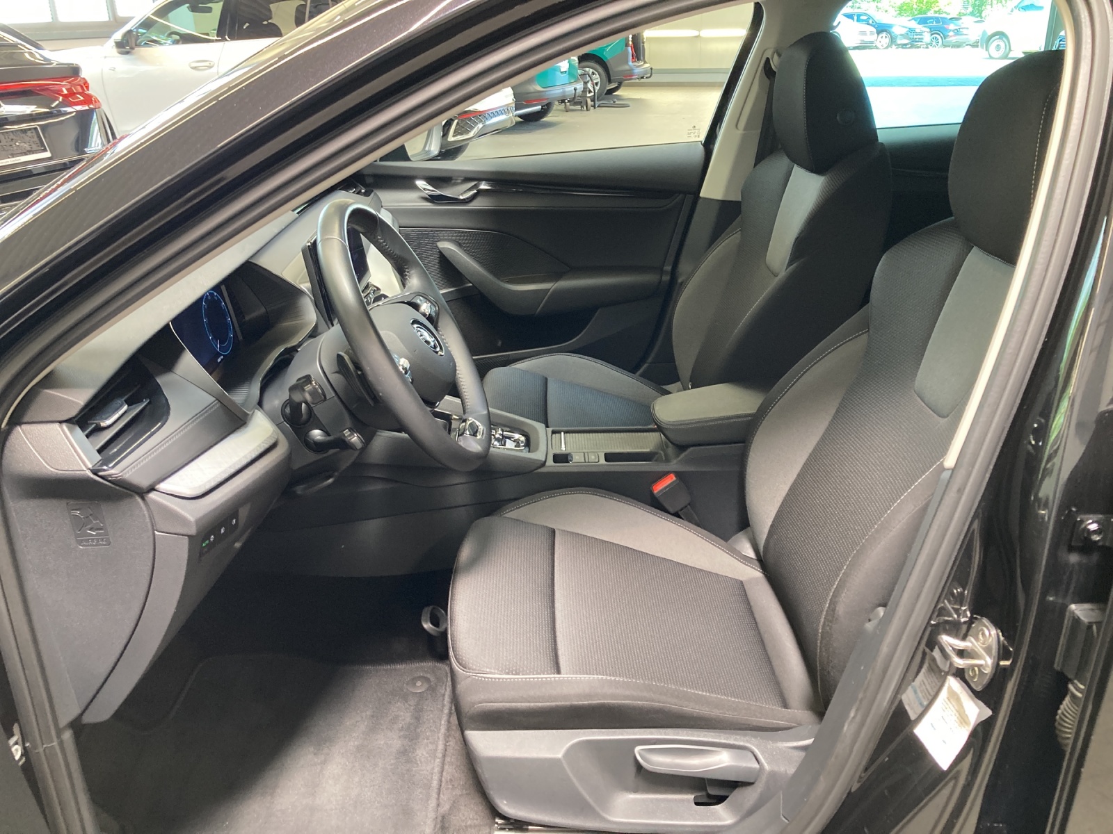 Octavia Combi TDI DSG Tour LED ACC Navi Alu-18Zoll