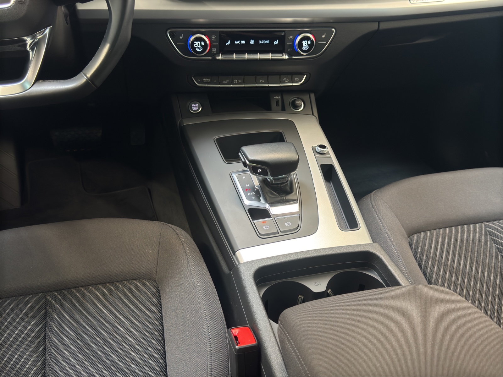 Q5 50 TFSI e quattro Pano Navi Assistenzpaket