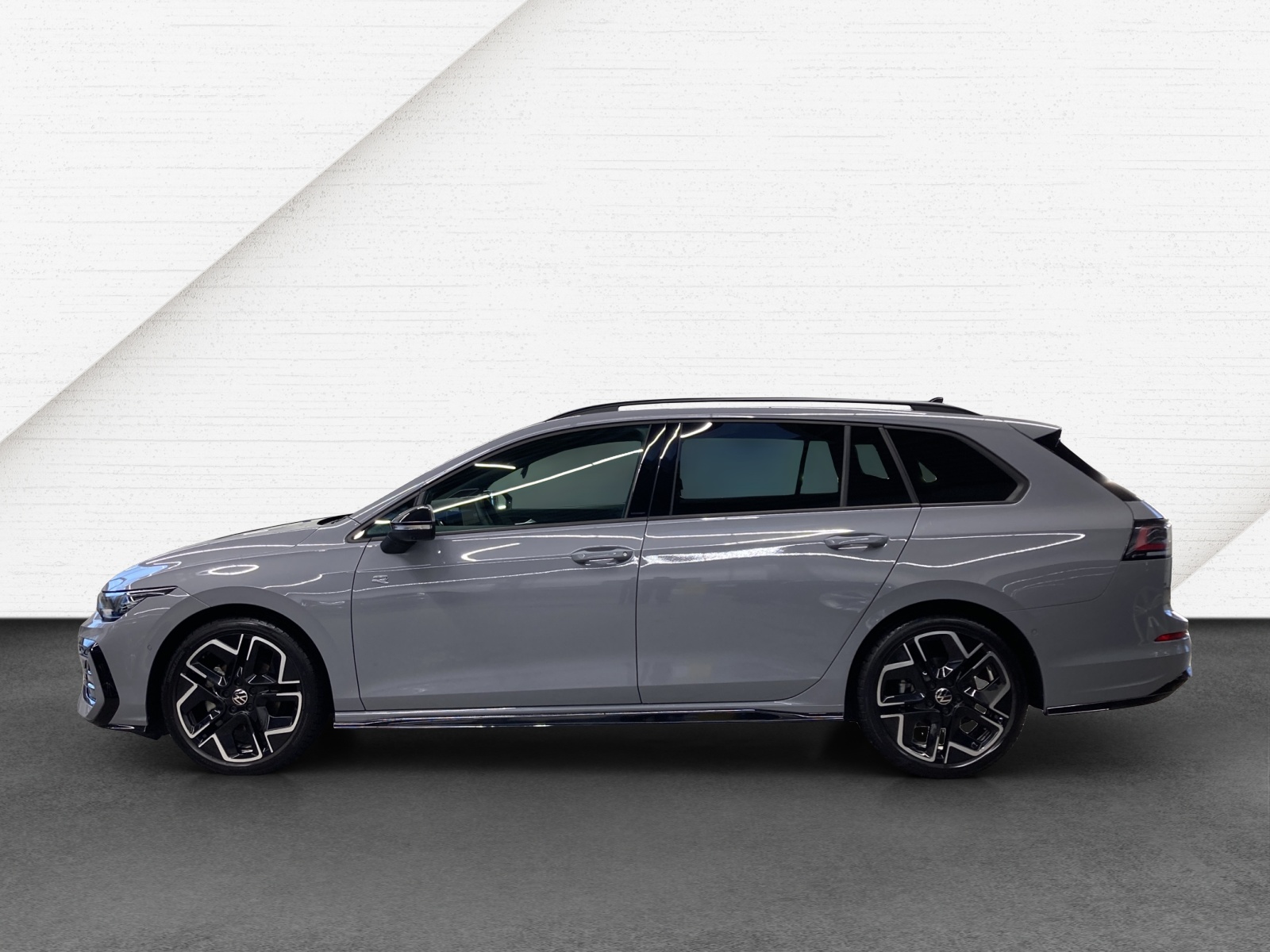 Golf 8 Variant eTSI DSG R-Line Black Style IQ-Light HeadUp AHK